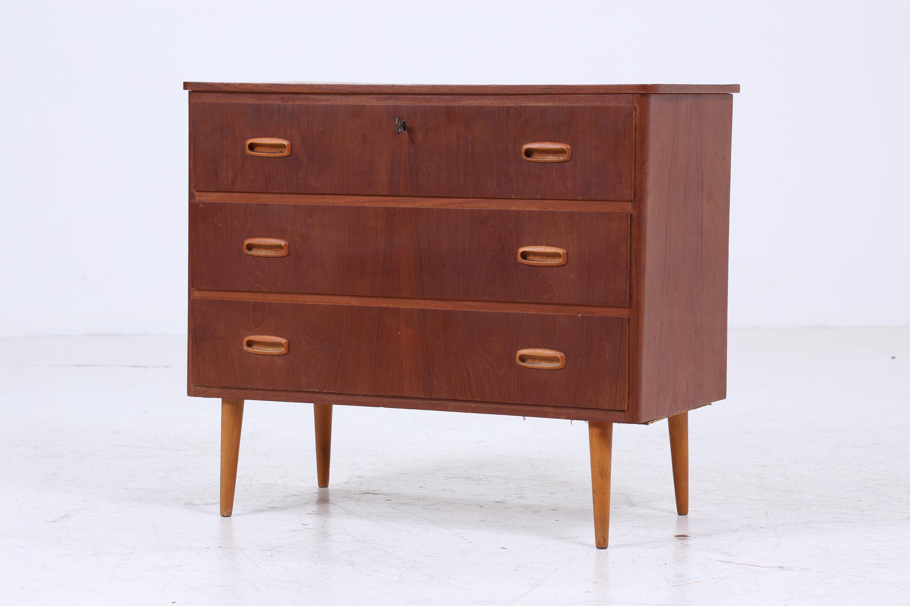 Dunkle Vintage Teak Schubladen Kommode | Mid Century Schubladen Schrank | Holz Aufbewahrung 60er 70er Jahre