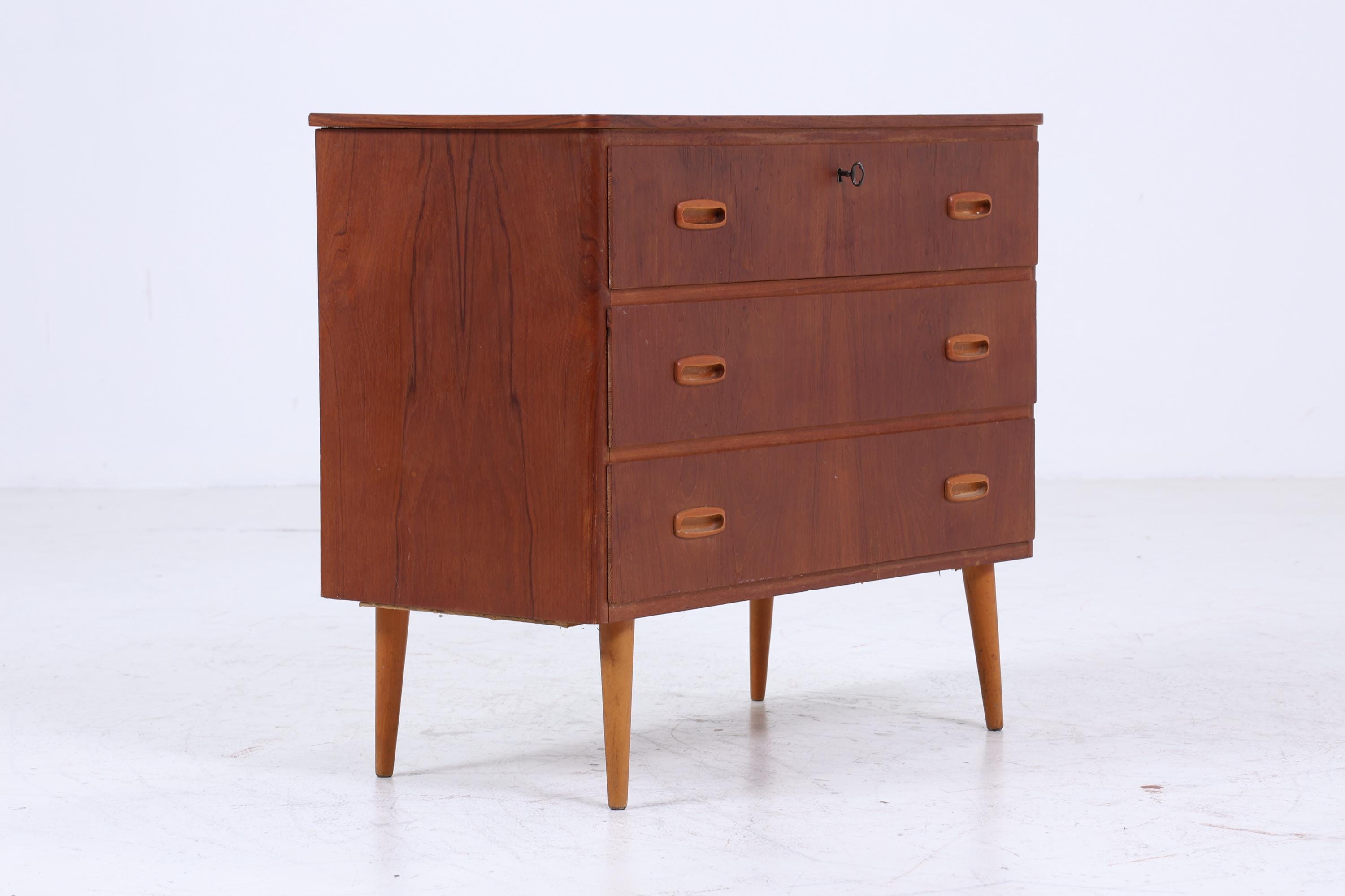 Dunkle Vintage Teak Schubladen Kommode | Mid Century Schubladen Schrank | Holz Aufbewahrung 60er 70er Jahre