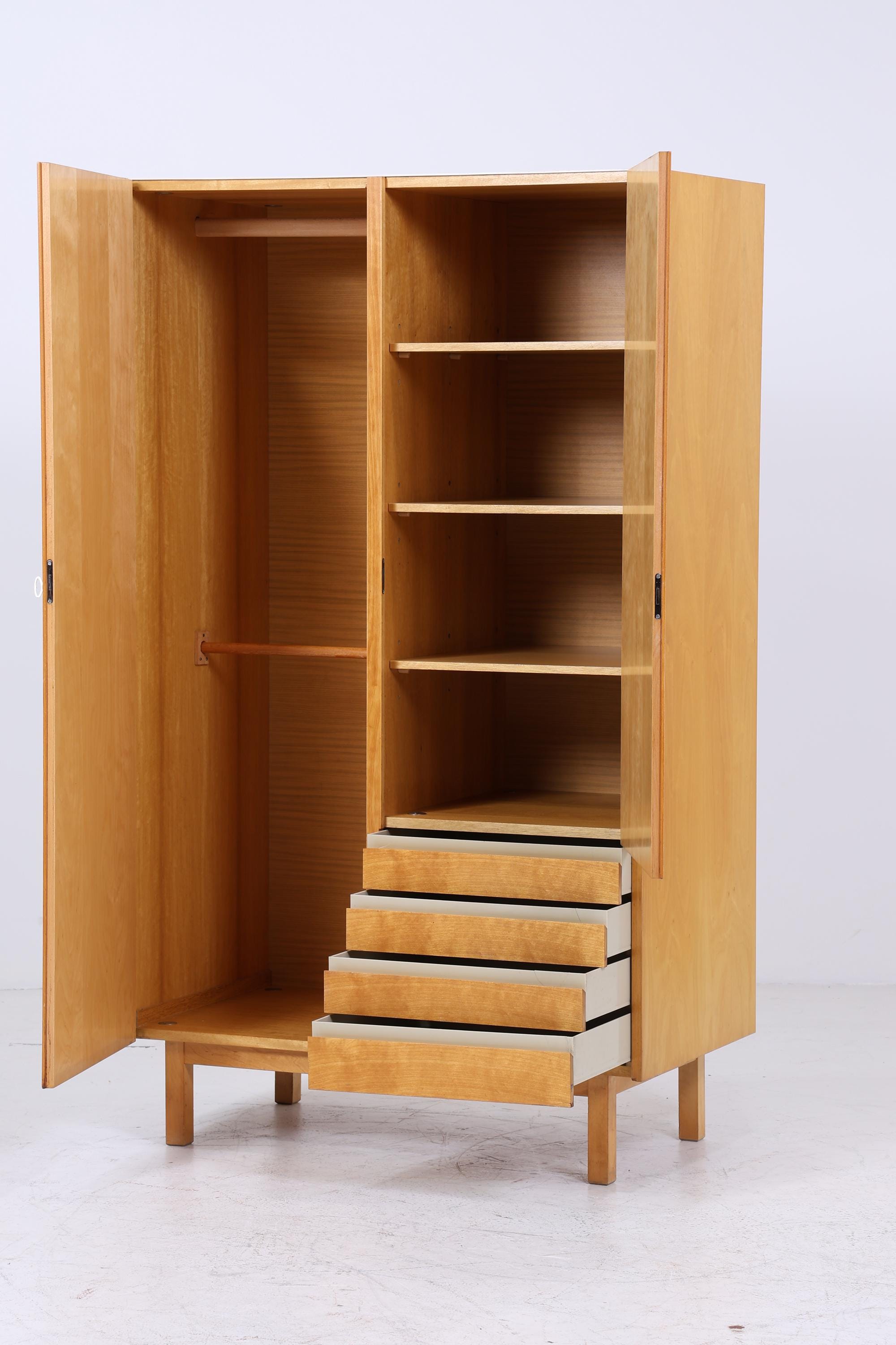 Schöner Hellerau Wäscheschrank 794/1a 60er Jahre | Mid Century Kleiderschrank Fächerschrank aus Eiche Retro 70er