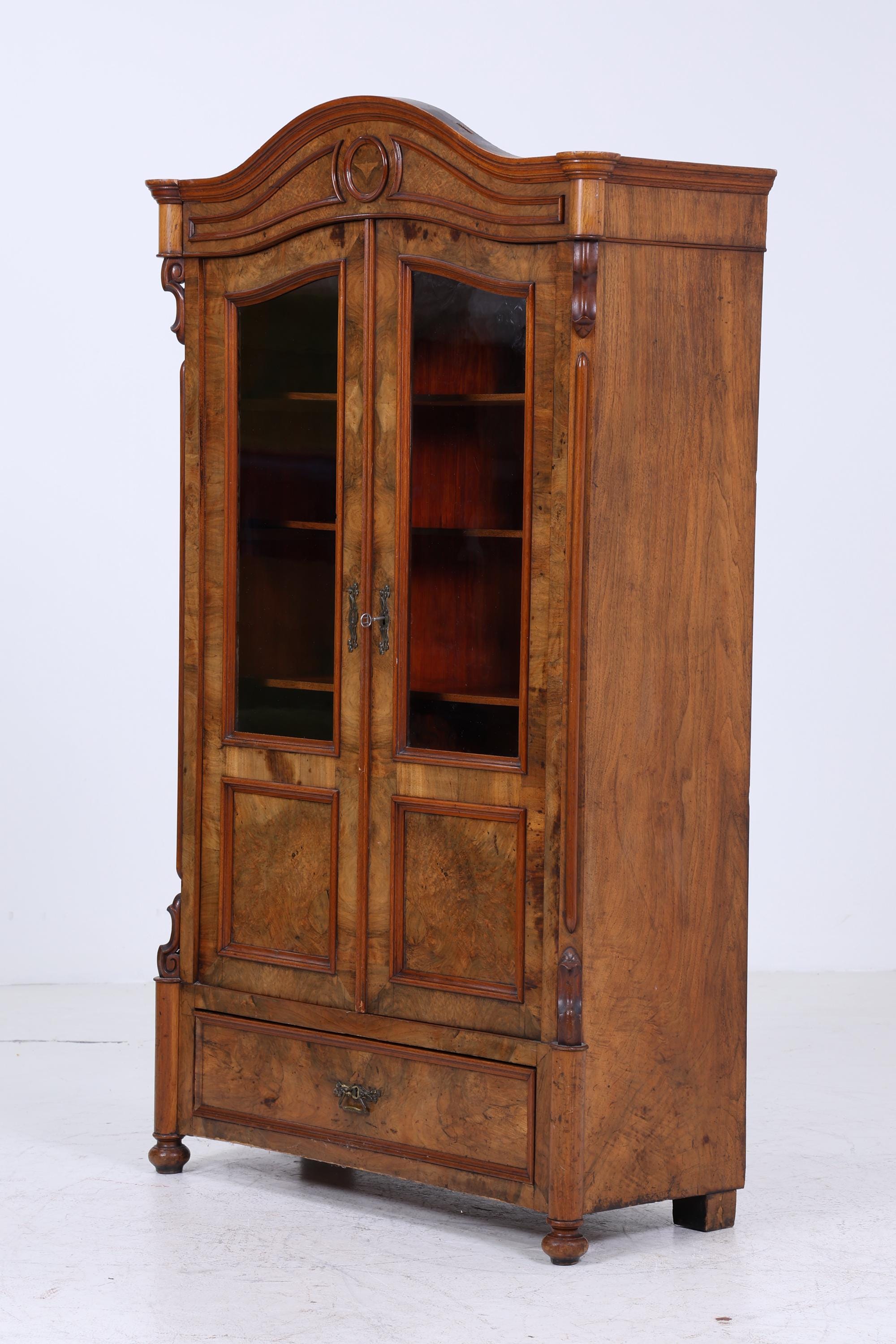 Antiker Vitrinenschrank im Louis Phillipe Stil | Vintage Küchenschrank | Holzschrank mit Glasfront