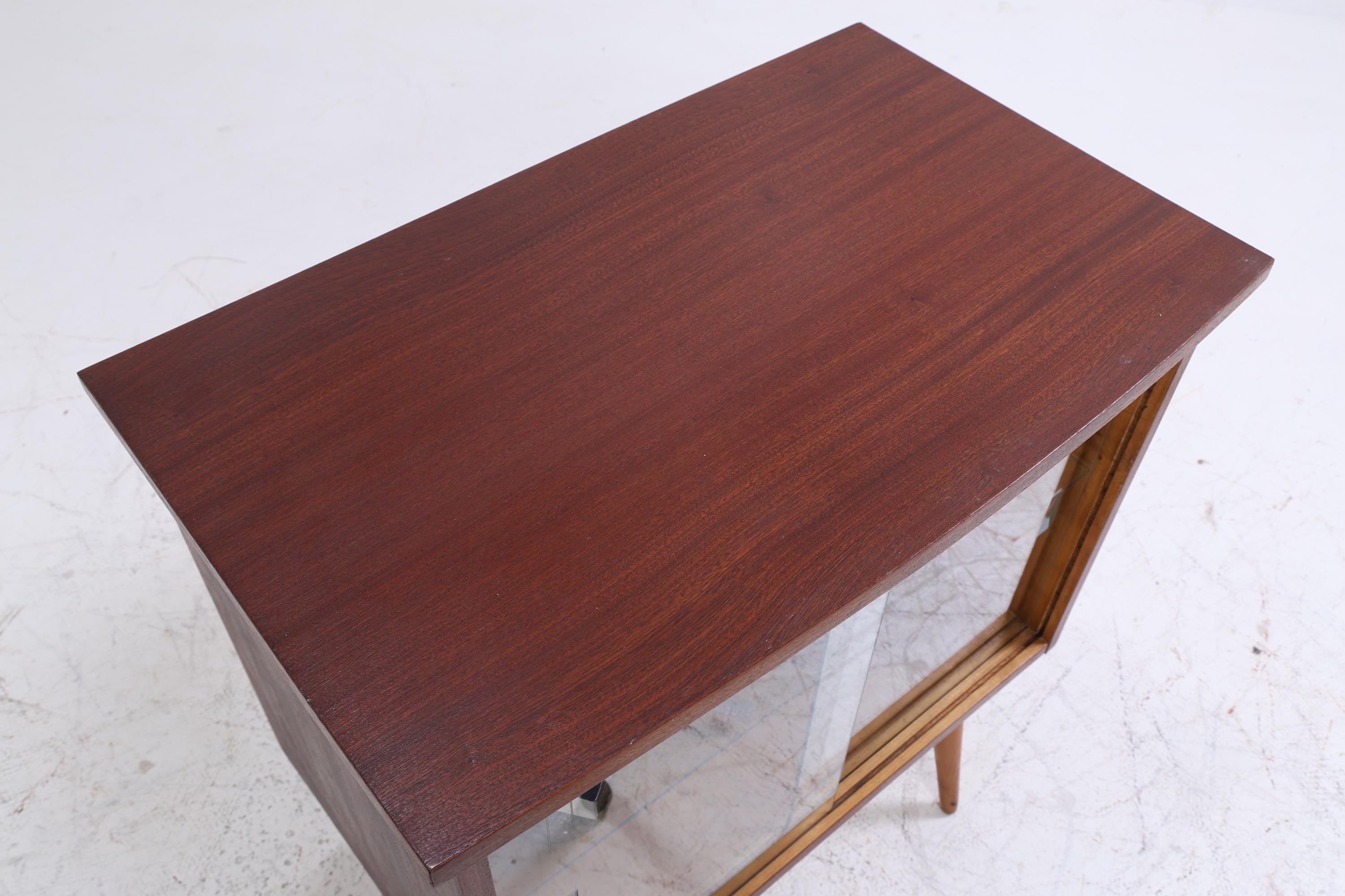 Vintage Mini Kommode mit Glastüren 60er Jahre | Mid Century Vitrine Flur Schrank | Retro 70er Holz