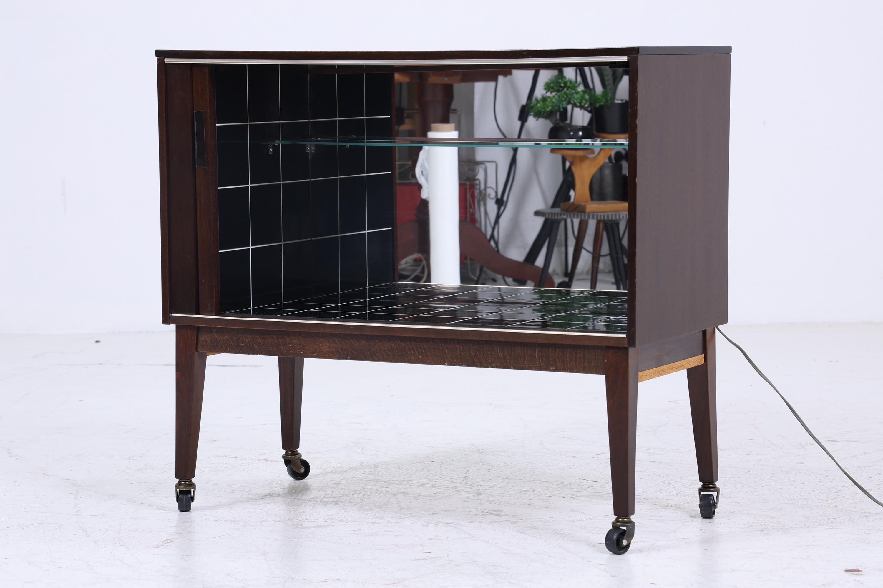 Wunderschöne Vintage Kommode auf Rollen | Mid Century Schrank | Phonoschrank Retro Holz Aufbewahrung