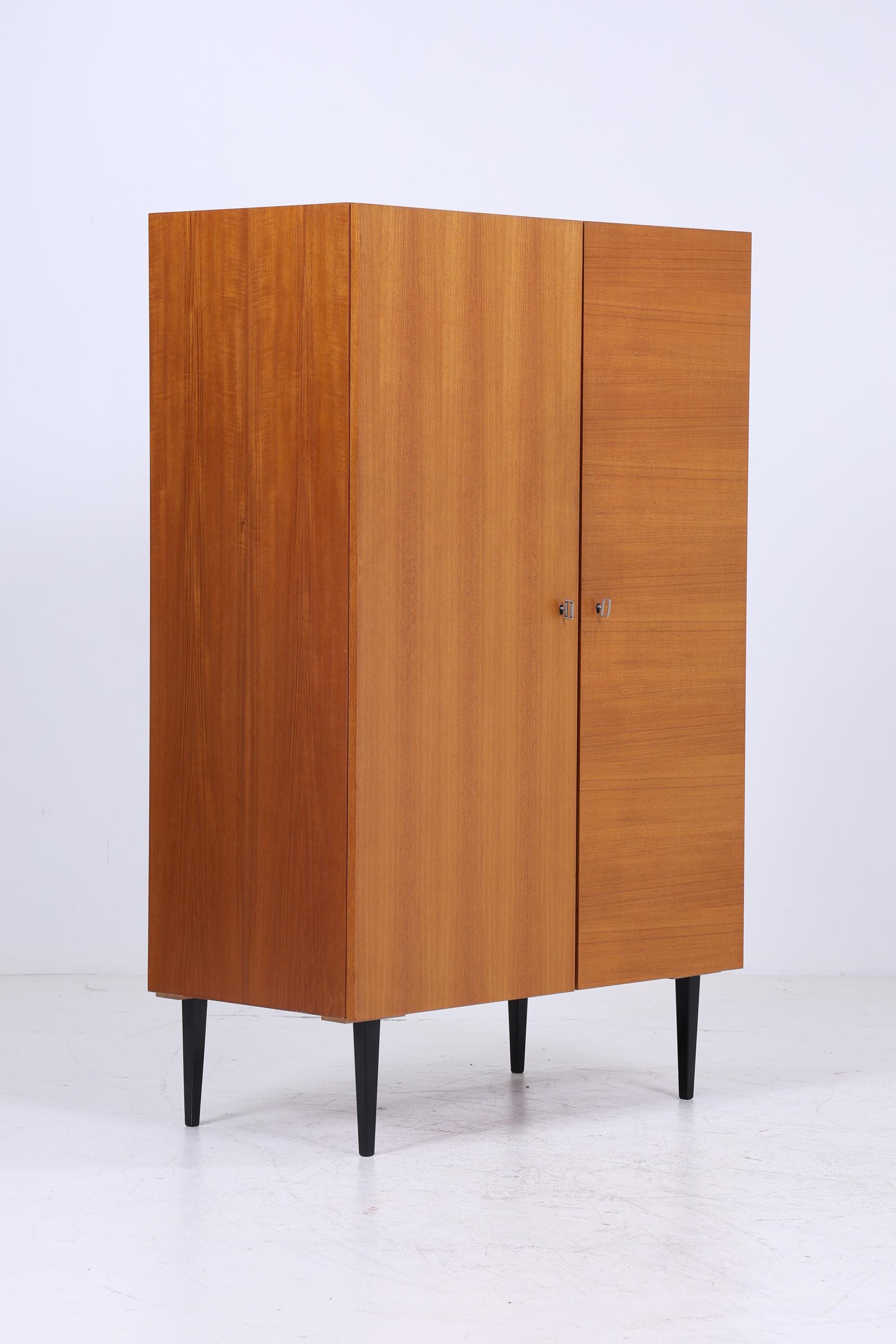 Vintage Teak Kleiderschrank | Mid Century Wäscheschrank | 60er Jahre Schrank | mit 2 Kleiderstangen