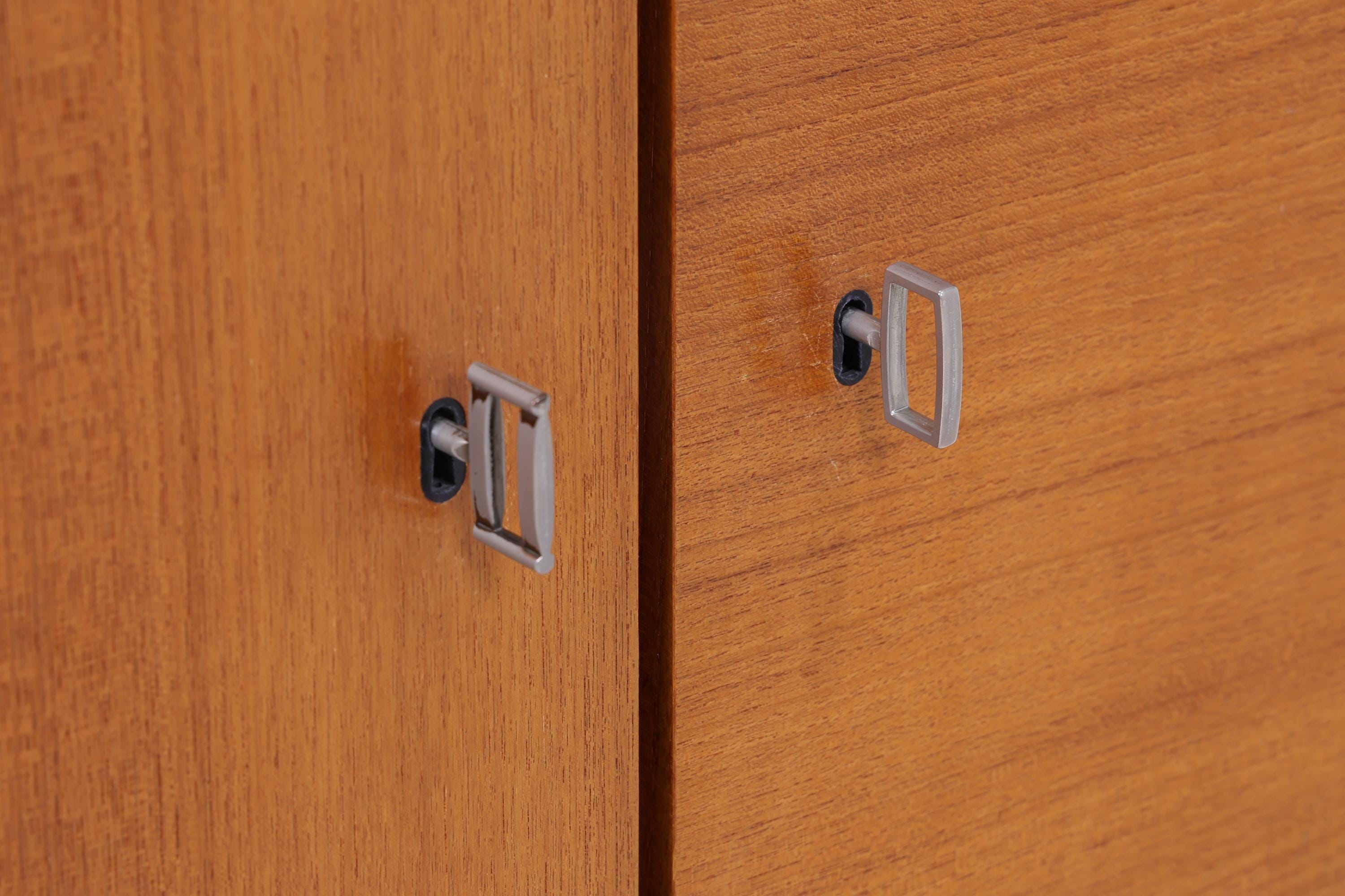Vintage Teak Kleiderschrank | Mid Century Wäscheschrank | 60er Jahre Schrank | mit 2 Kleiderstangen