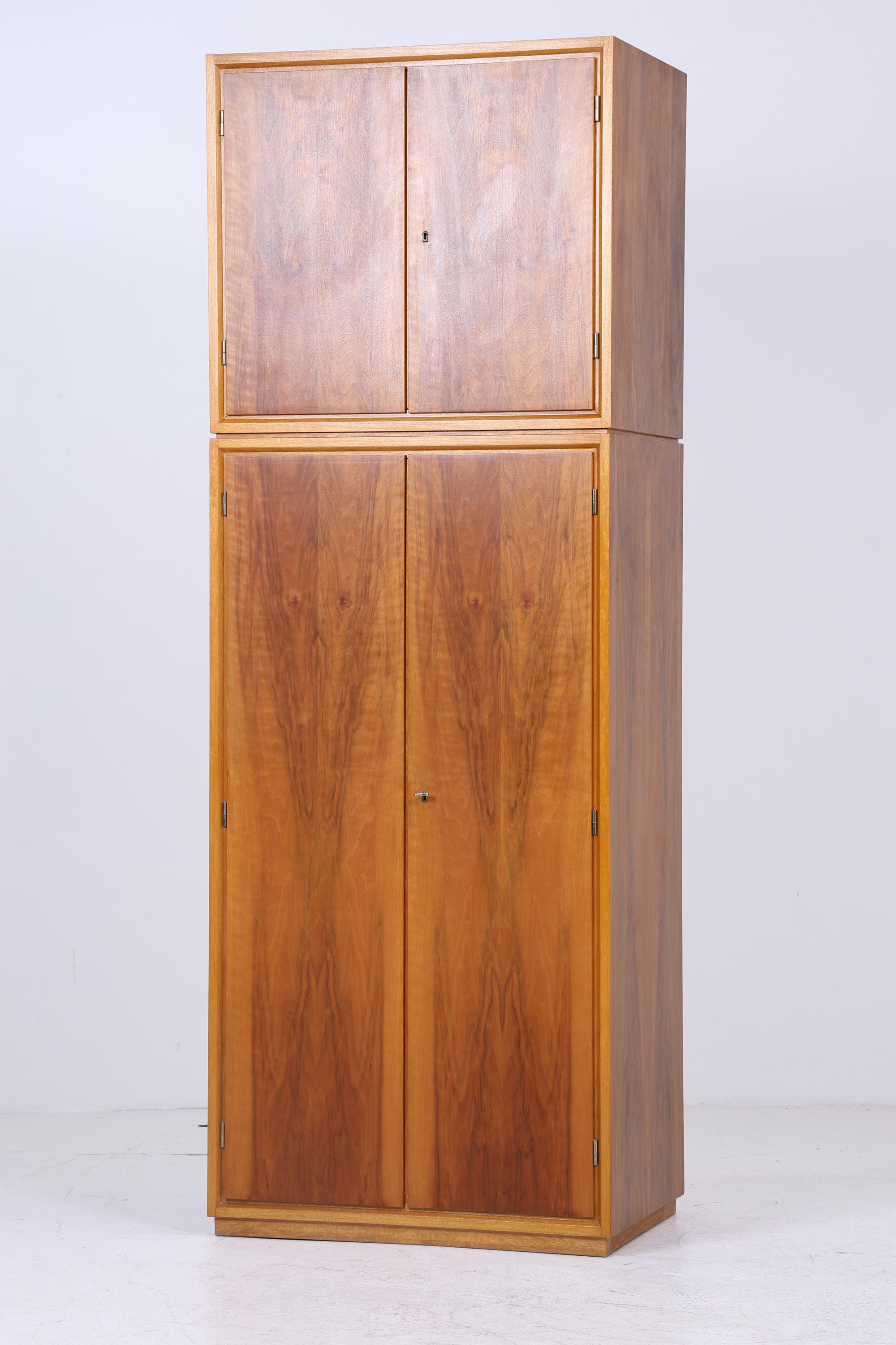 Wunderschöner Vintage Kleiderschrank | Mid Century Wäscheschrank | 60er Jahre Schrank | mit Kleiderstange & Fächern