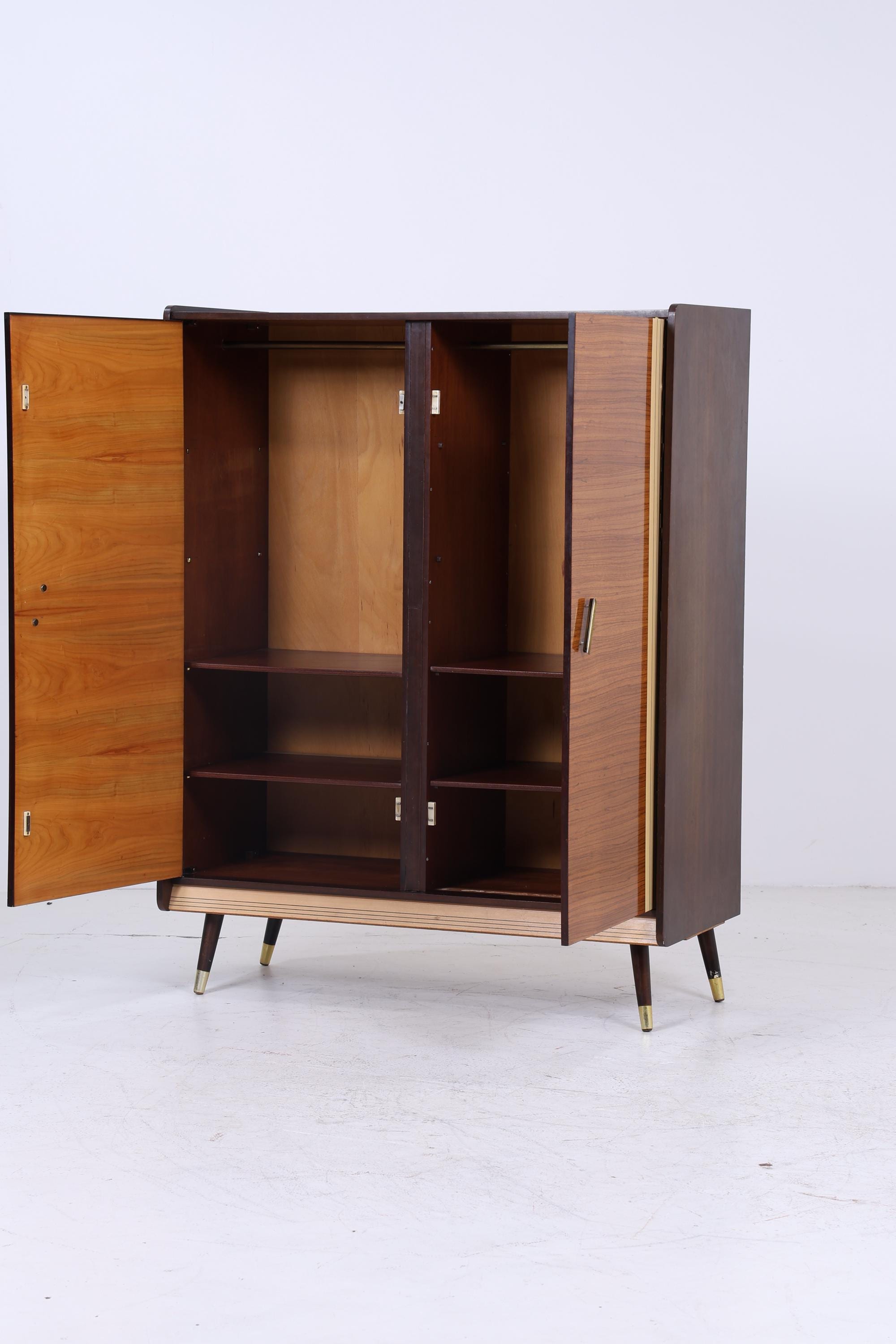Zeitloser Vintage Hochglanz Wäscheschrank 60er Jahre | Mid Century Schrank Holz Retro Fächerschrank Aufbewahrung