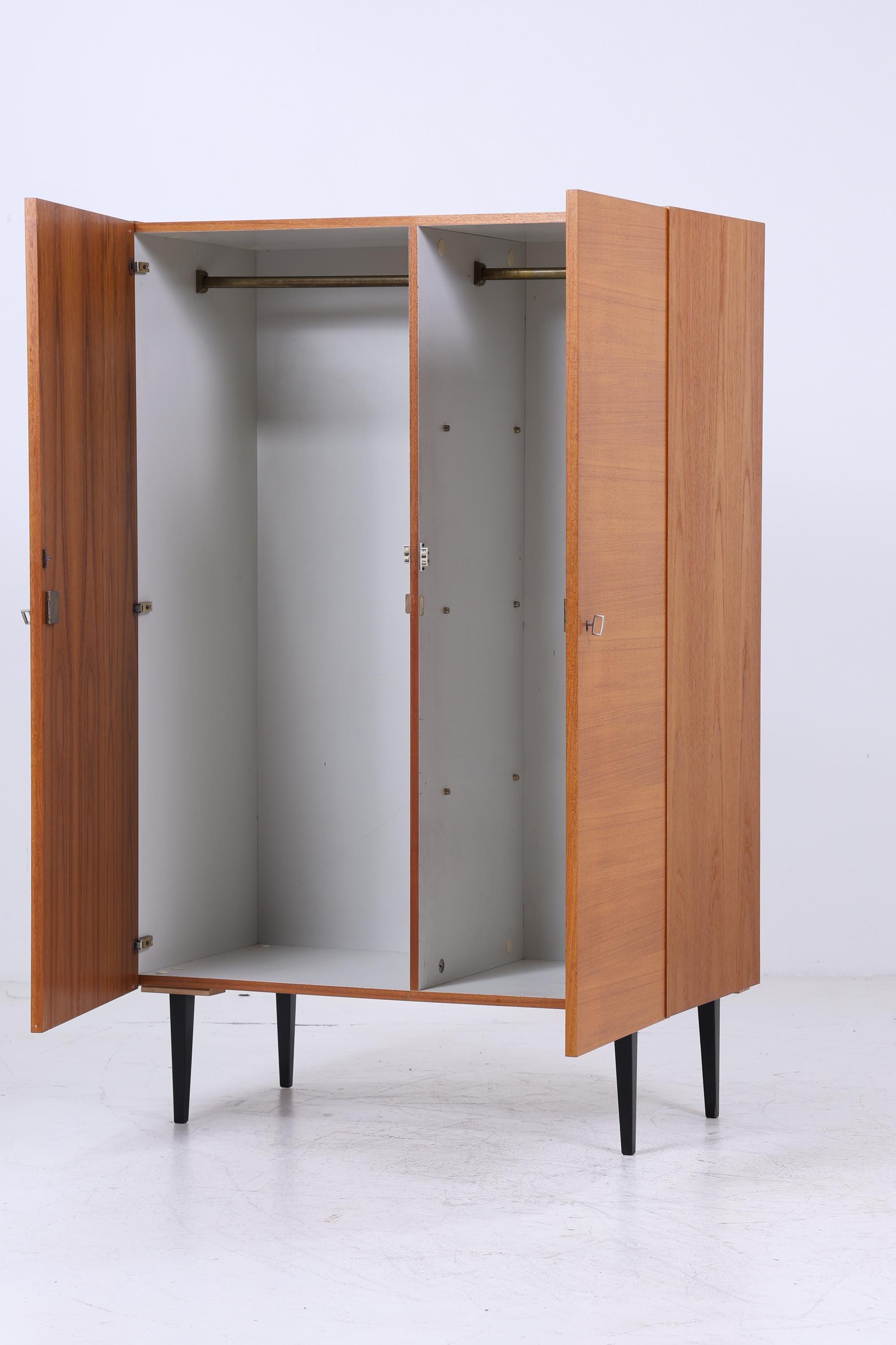 Vintage Teak Kleiderschrank | Mid Century Wäscheschrank | 60er Jahre Schrank | mit 2 Kleiderstangen