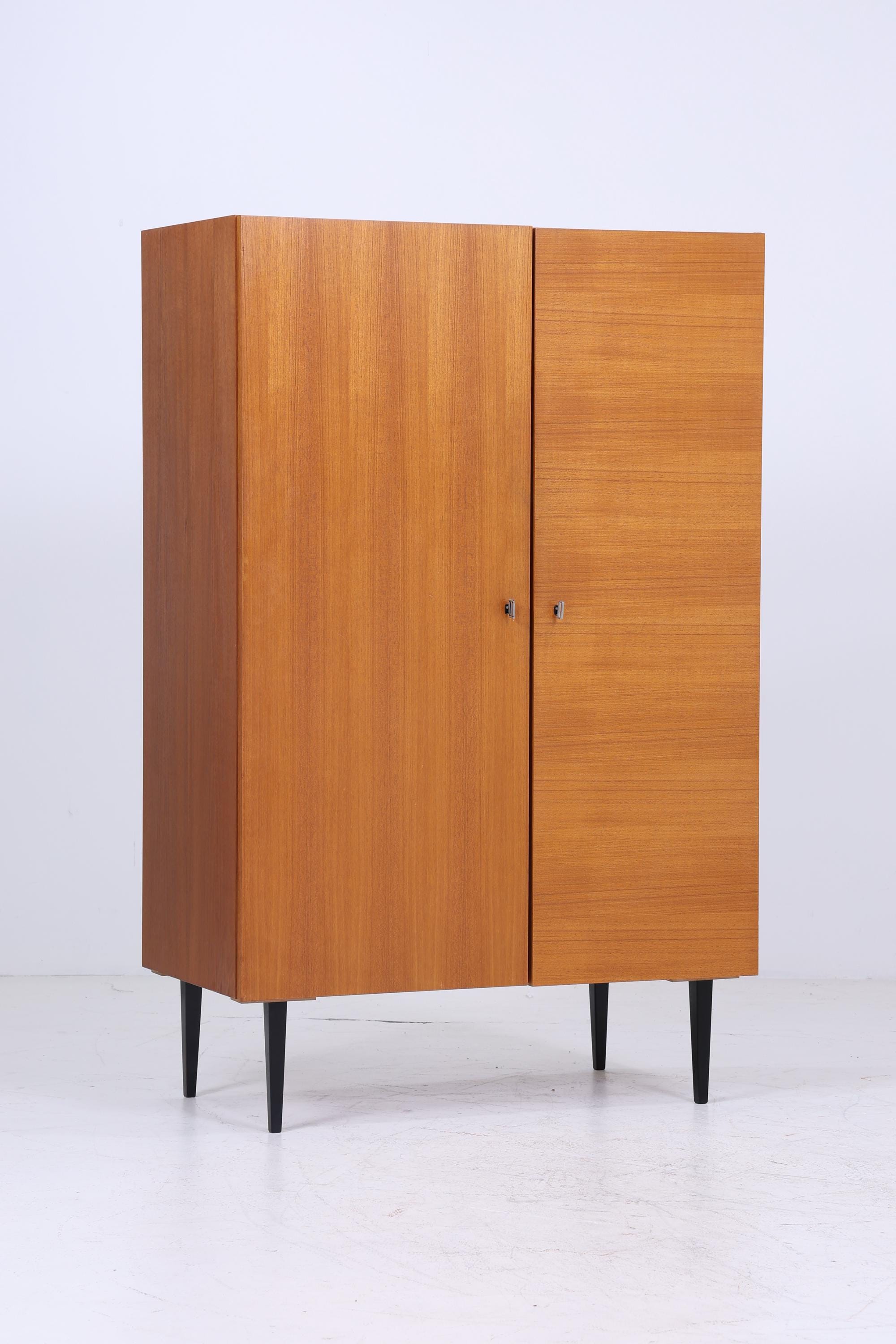 Vintage Teak Kleiderschrank | Mid Century Wäscheschrank | 60er Jahre Schrank | mit 2 Kleiderstangen