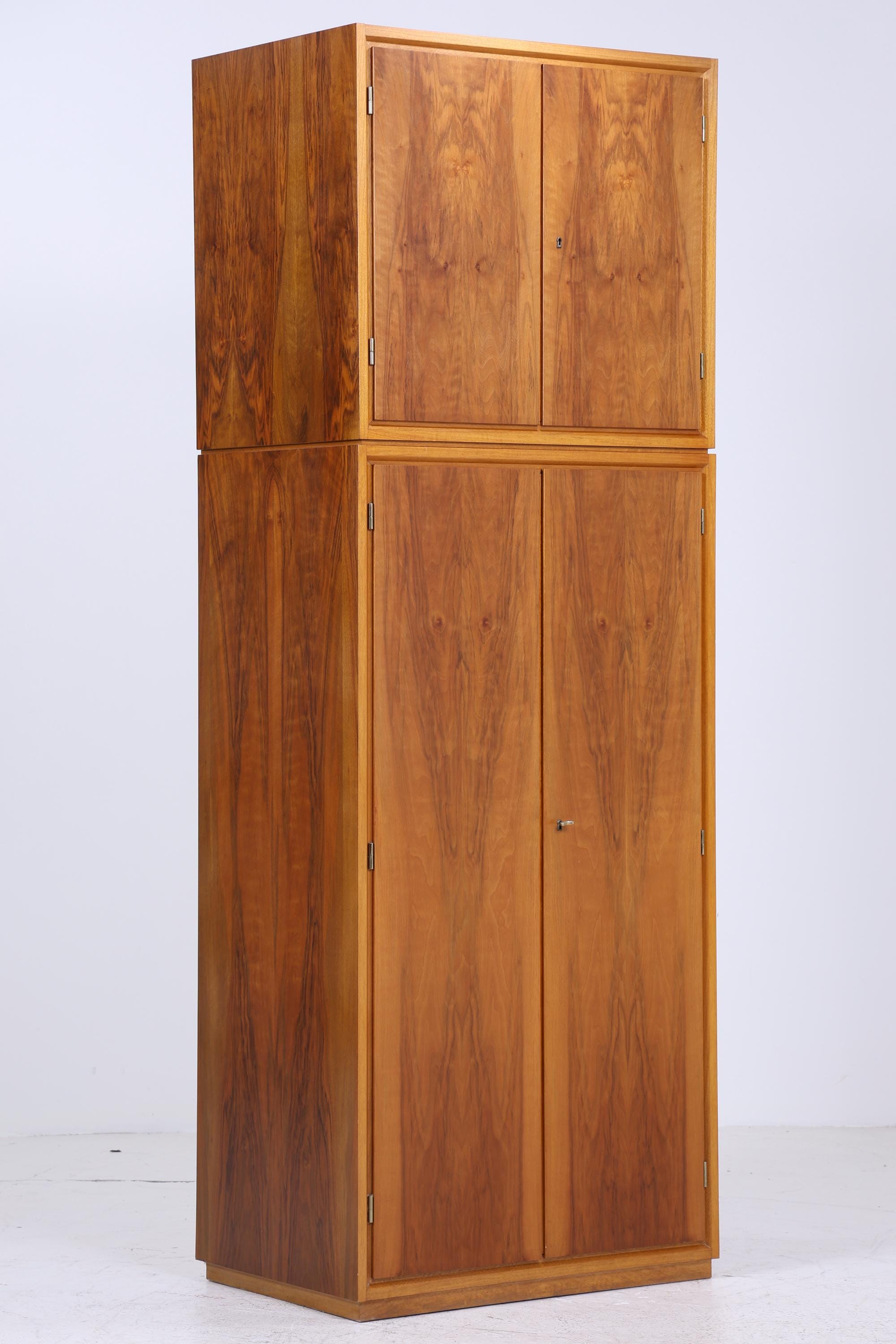 Wunderschöner Vintage Kleiderschrank | Mid Century Wäscheschrank | 60er Jahre Schrank | mit Kleiderstange & Fächern