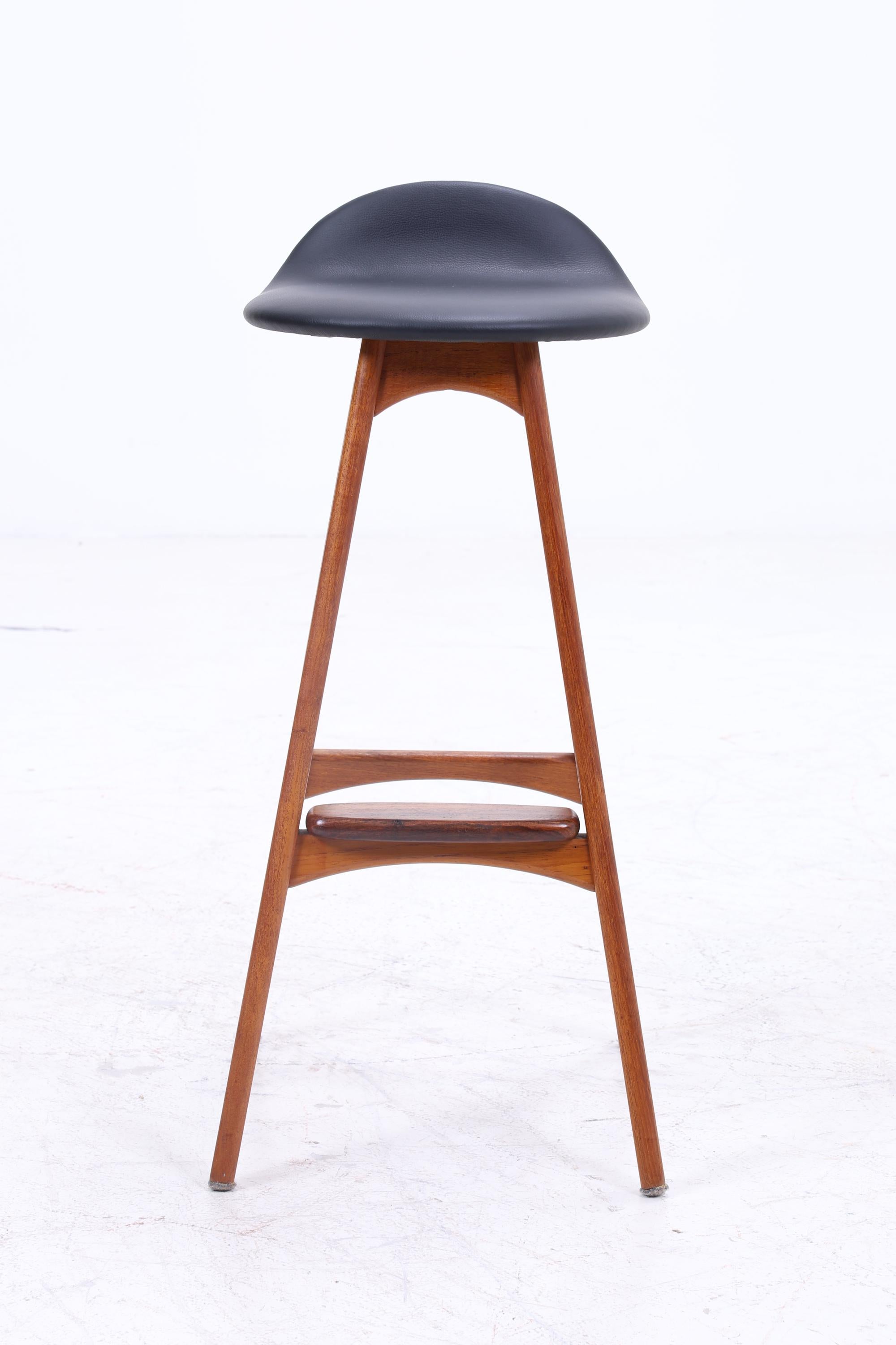 1v4 Vintage Barhocker OD61 von Erik Buch | Mid Century Sitzhocker Leder Oddense Maskinsnedkeri A / S | Retro Barstuhl 60er Danish Design