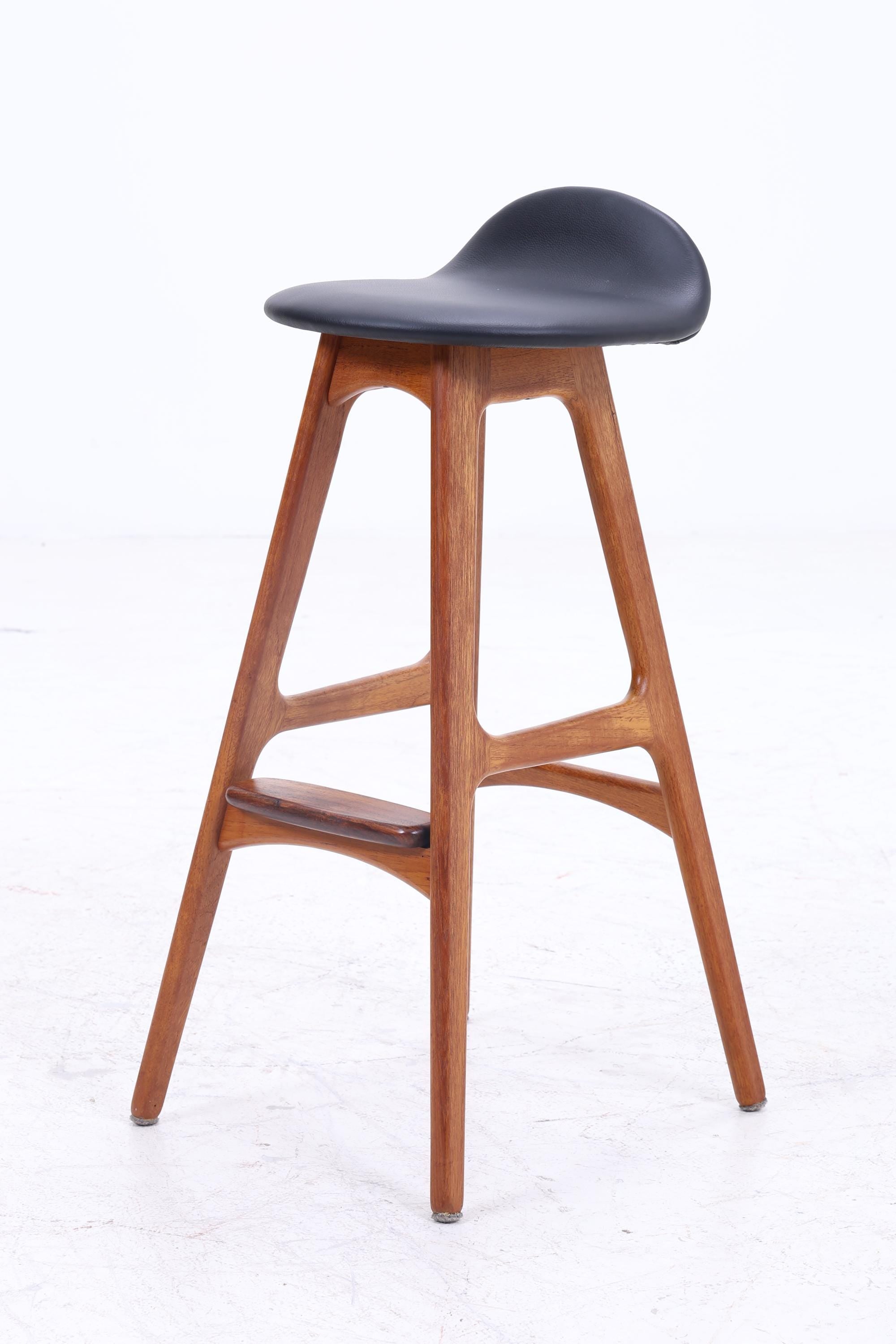 1v4 Vintage Barhocker OD61 von Erik Buch | Mid Century Sitzhocker Leder Oddense Maskinsnedkeri A / S | Retro Barstuhl 60er Danish Design
