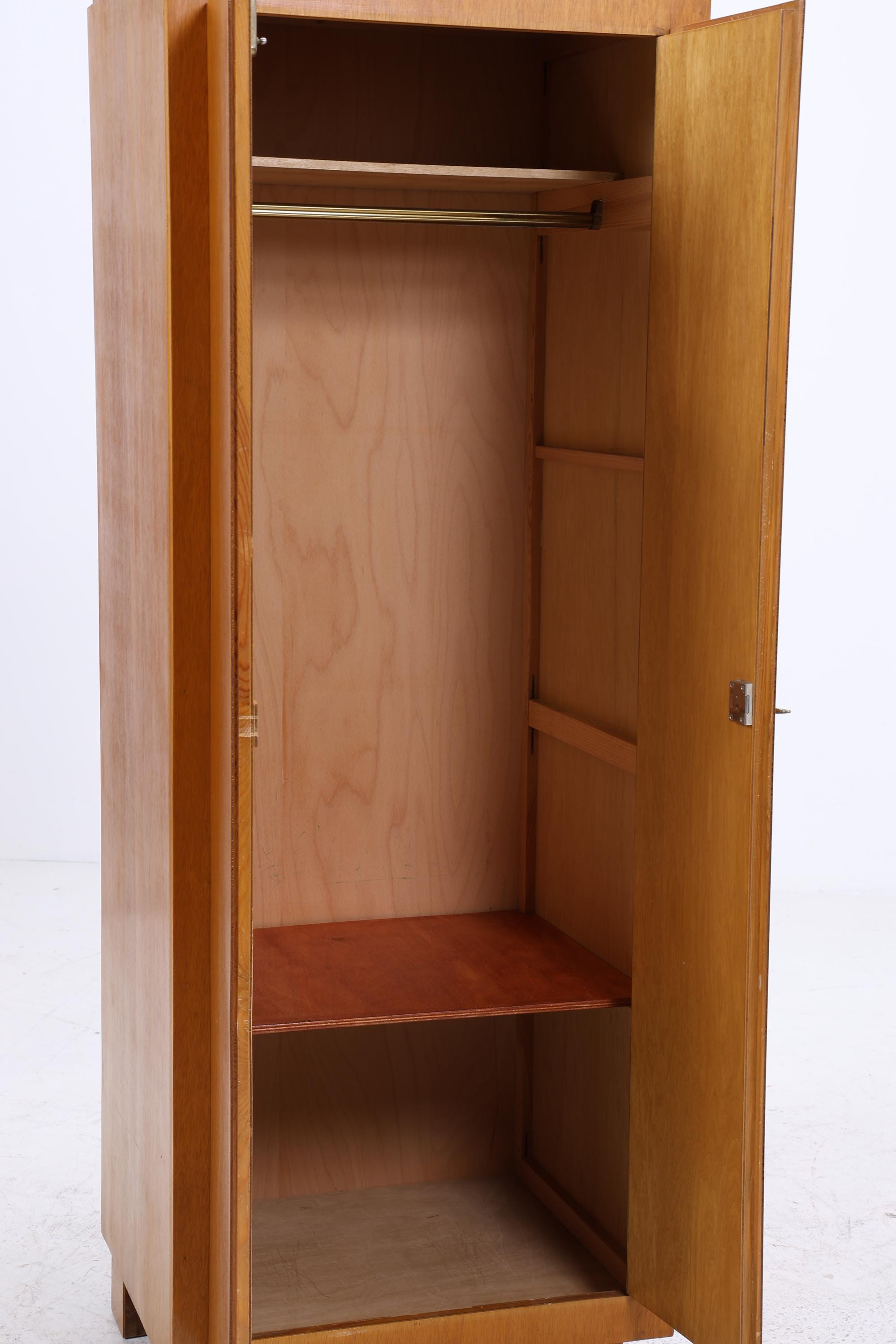 Schmaler Vintage Kleiderschrank | Mid Century Wäscheschrank | 60er Jahre Schrank | mit 1 Kleiderstange