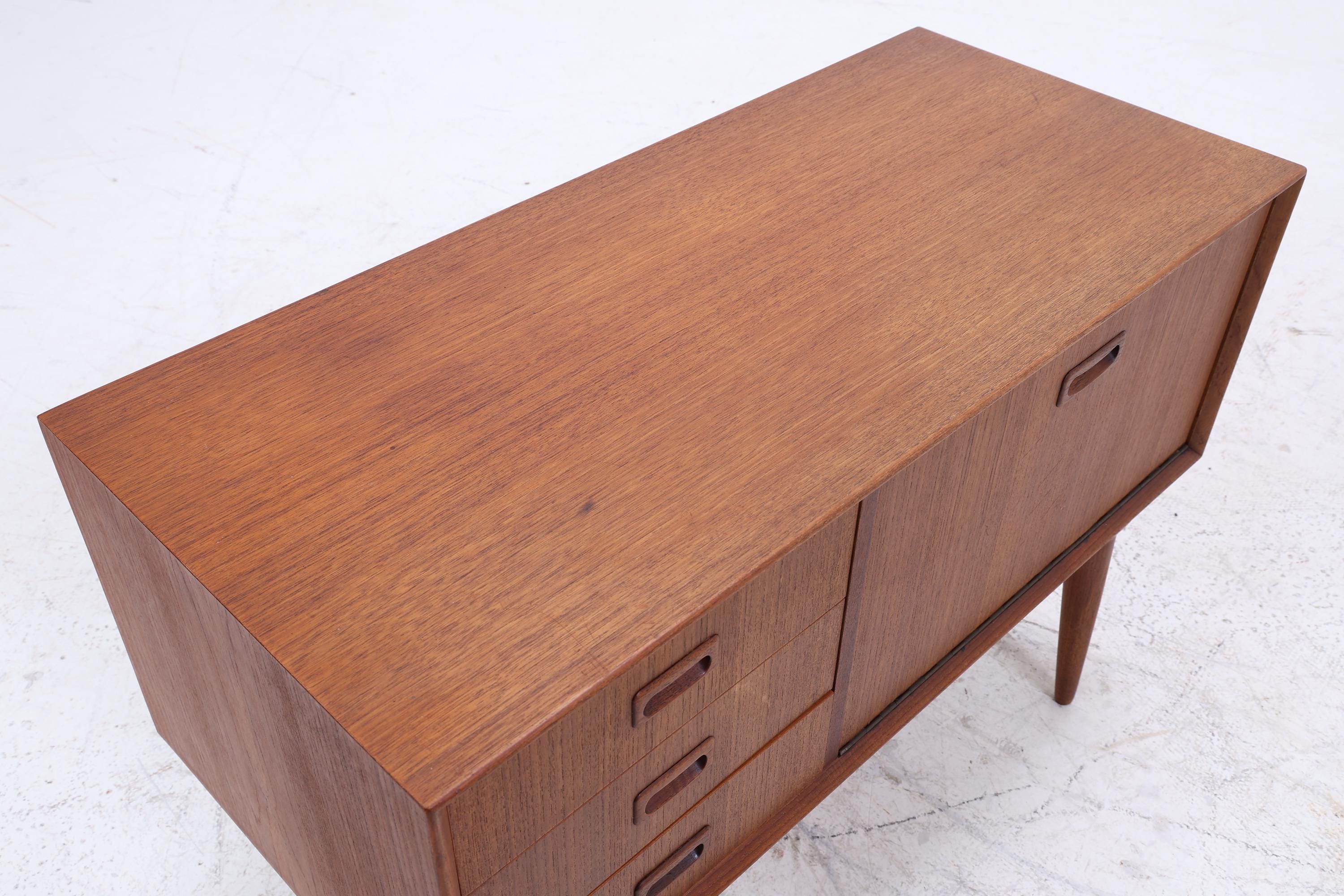 Kleine Vintage Teak Schubladen Kommode von Omann Jun | Mid Century Danish Design Lowboard Holz Aufbewahrung 60er Jahre Schrank