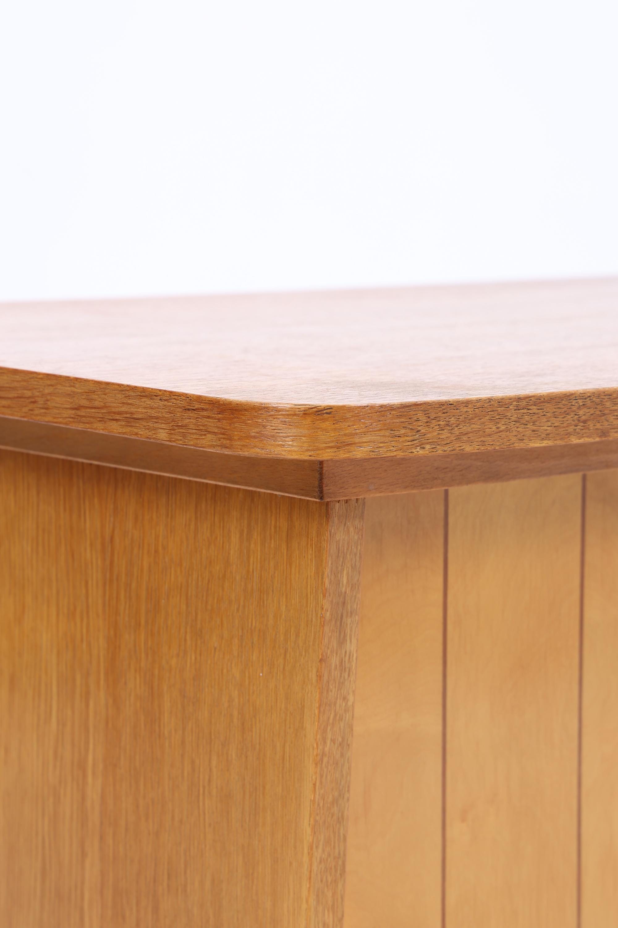 Kleiner Vintage Eiche Barschrank der 60er Jahre | Mid Century Bar Kommode im Retro-Look der 70er