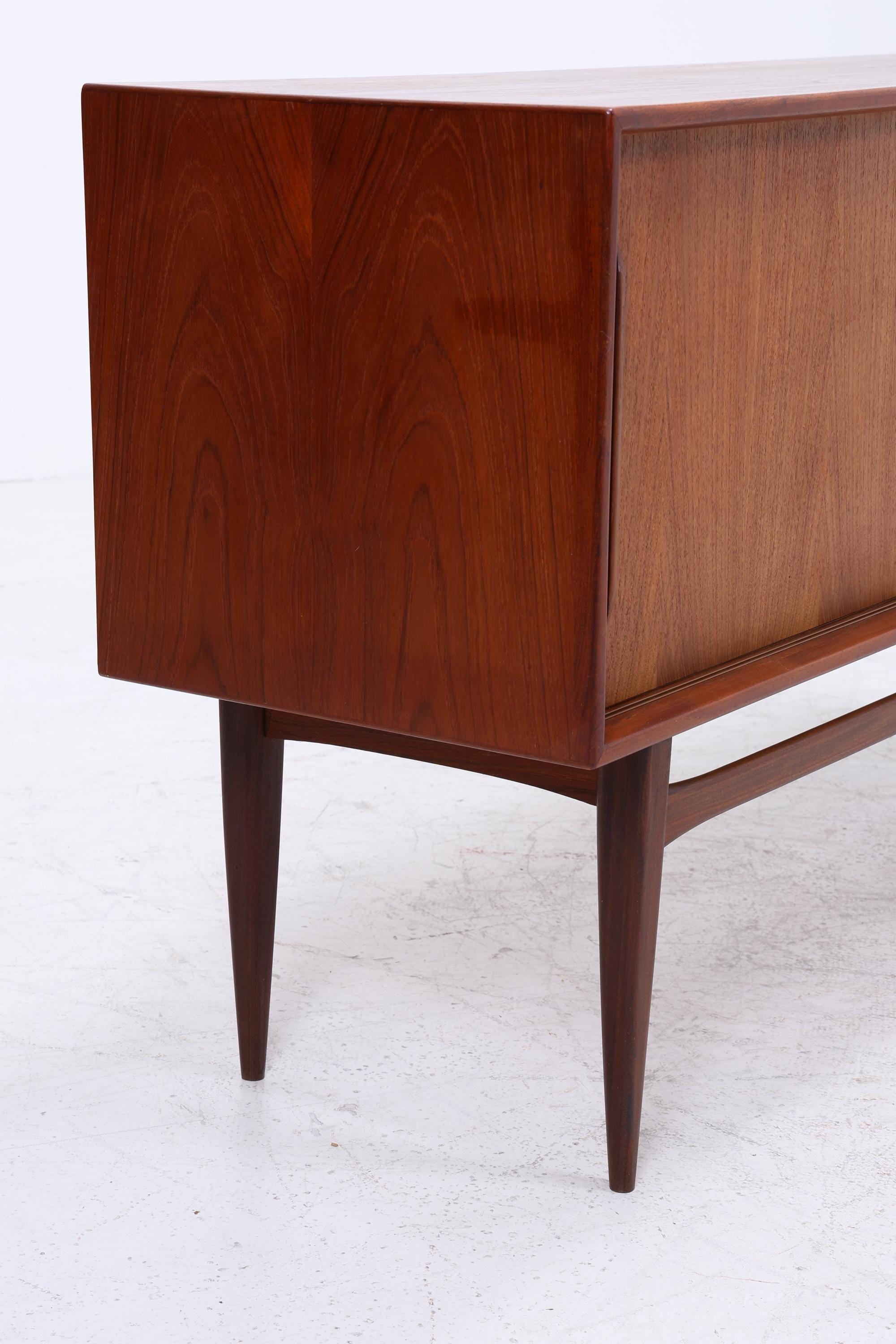 RT-217 Teak Sideboard von Heinrich Riestenpatt für RT Möbel | Mid Century Anrichte mit Schiebetüren Vintage Retro Holz Aufbewahrung