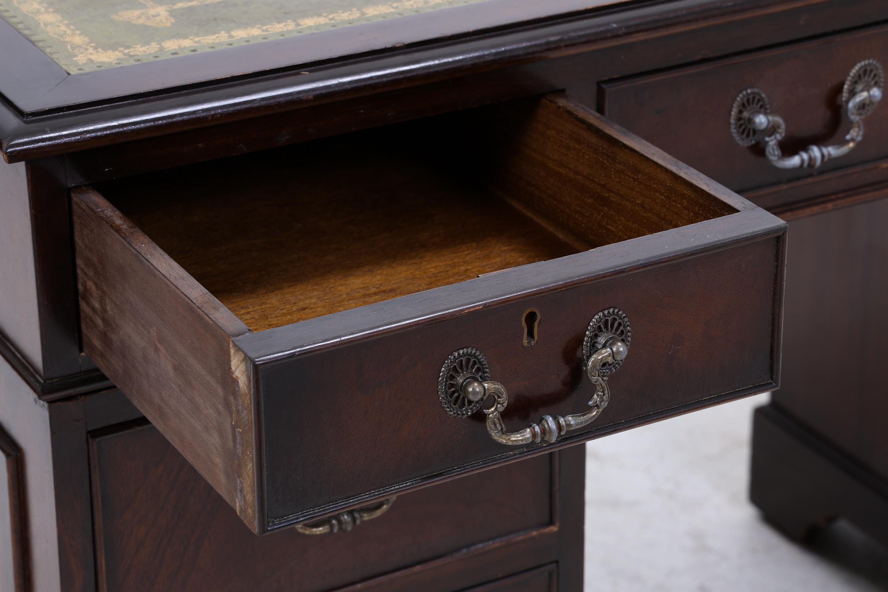 Antik Schreibtisch | Vintage Mahagoni Bürotisch | Executive Desk aus Holz | Office Furniture