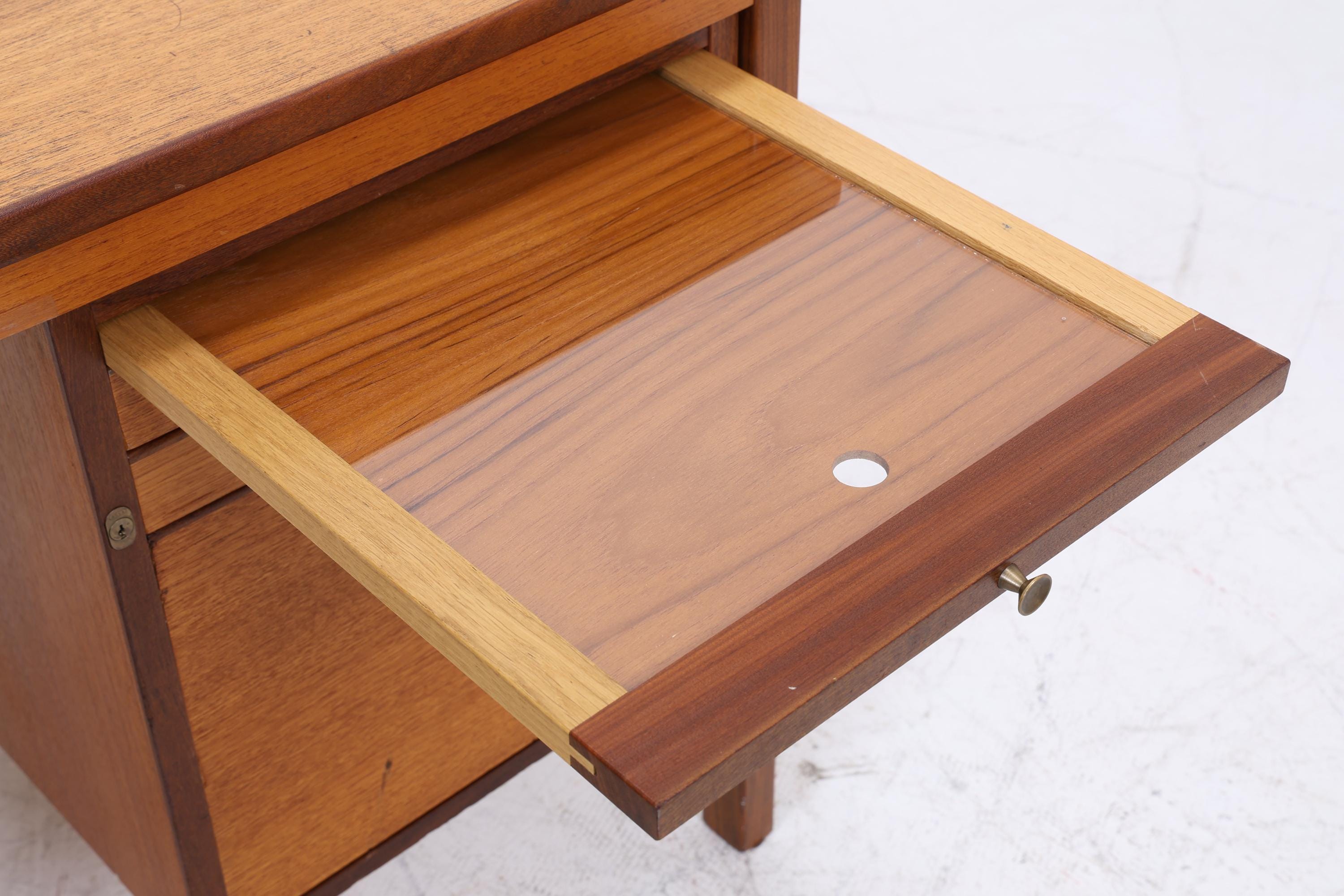 Vintage Teak Schreibtisch aus den 60ern | Mid Century Schubladen Arbeitstisch Bürotisch Tisch Retro Holz
