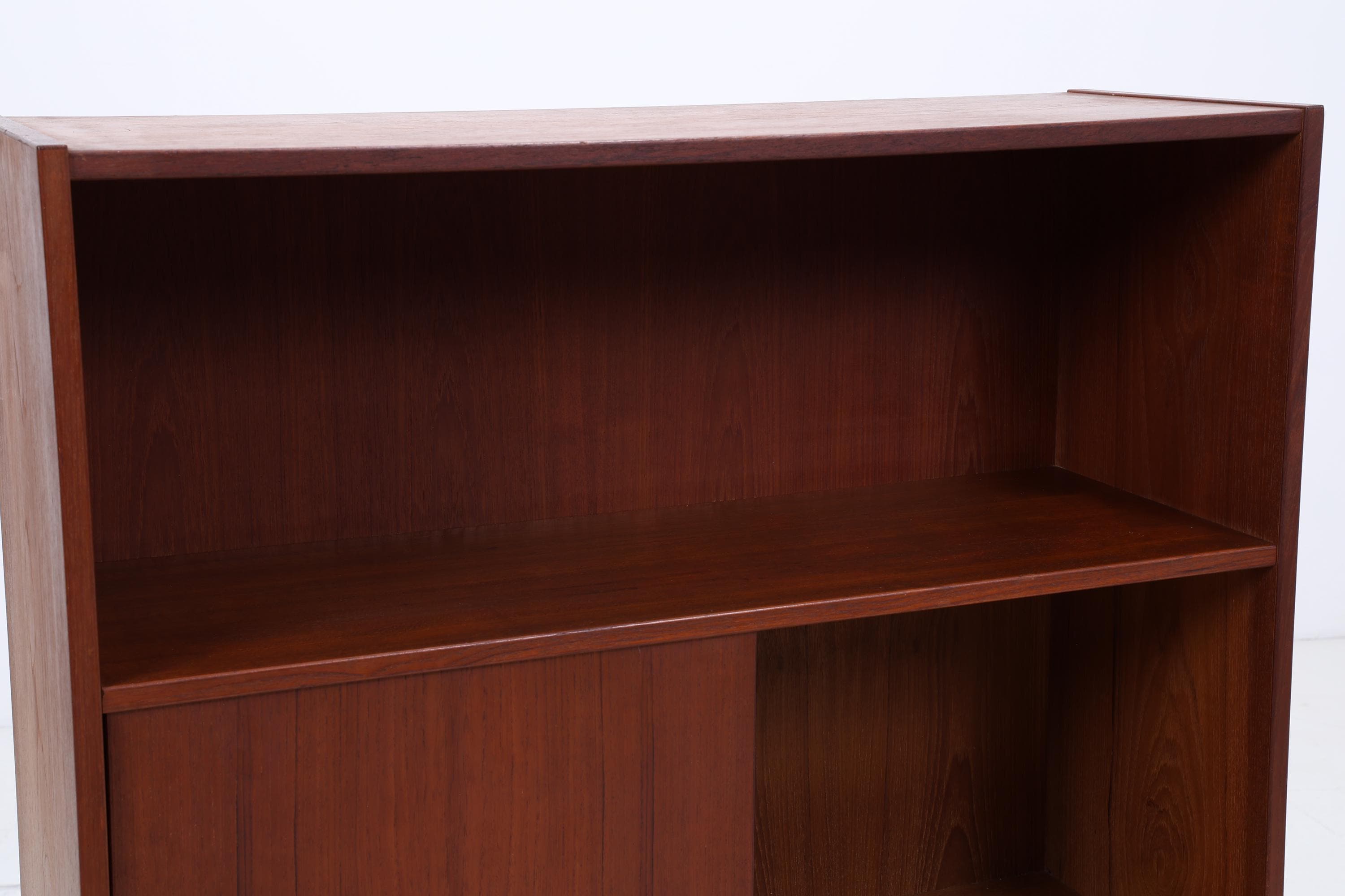 Vintage Teak Regal mit Schiebetüren | Mid Century Regal 60er Jahre | Bücherregal Holz