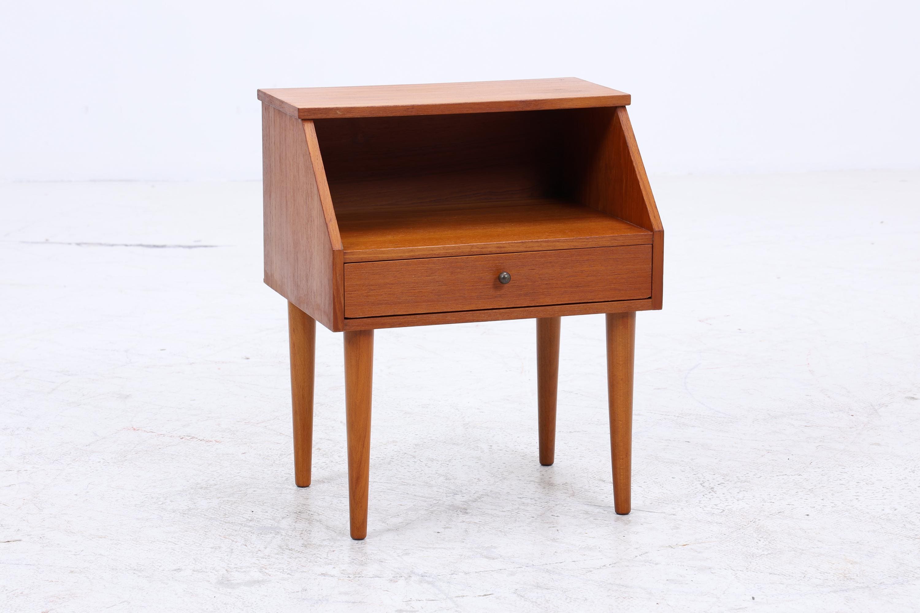 Vintage Teak Mini Kommode 60er Jahre | Danish Design Mid Century Holz Nachttisch mit Schubladen Aufbewahrung