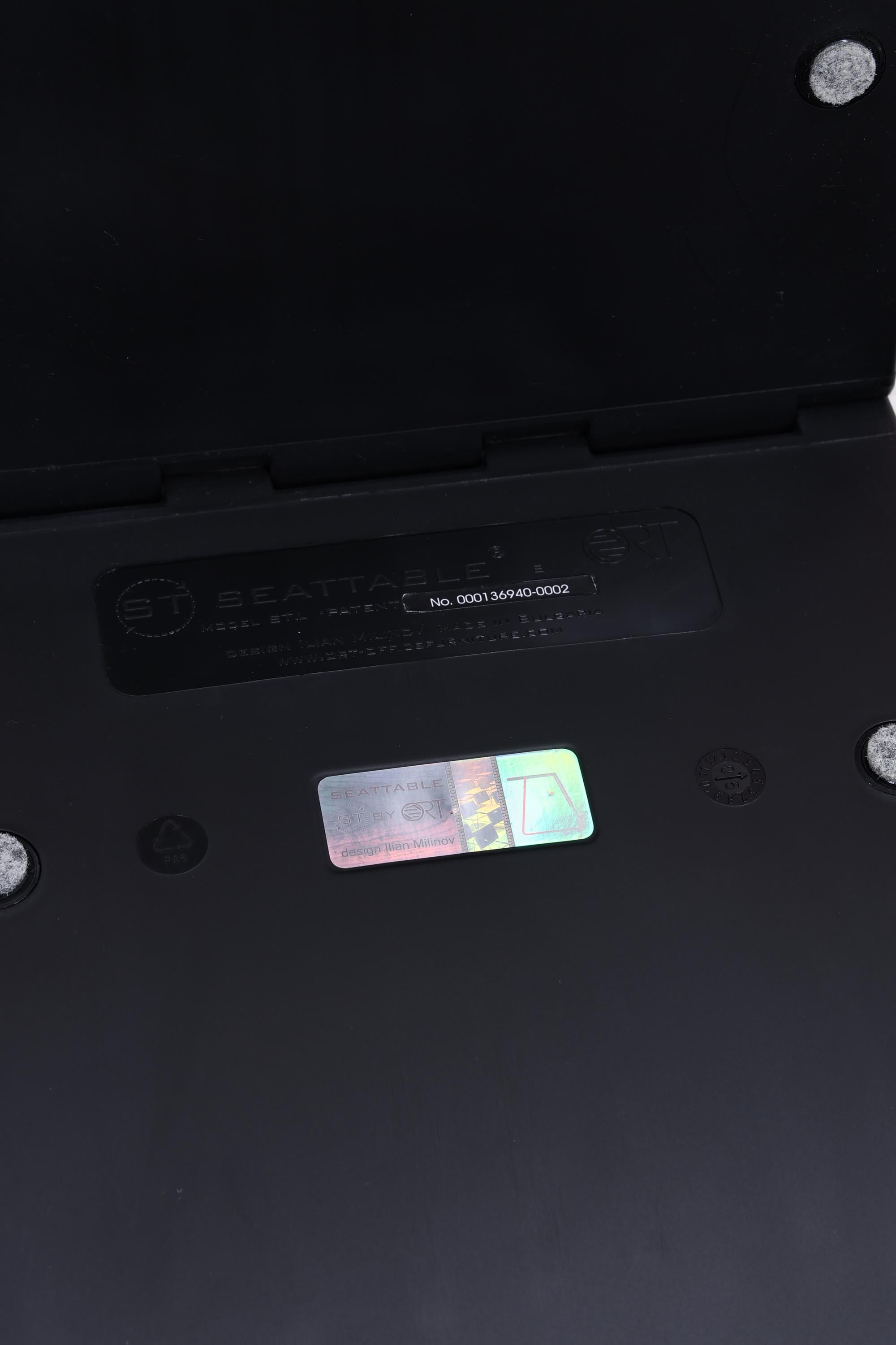 Vintage Stuhl Designklassiker | Ilian Milinov für ORT | Moderner Multifunktionsstuhl Tisch Rot Schwarz