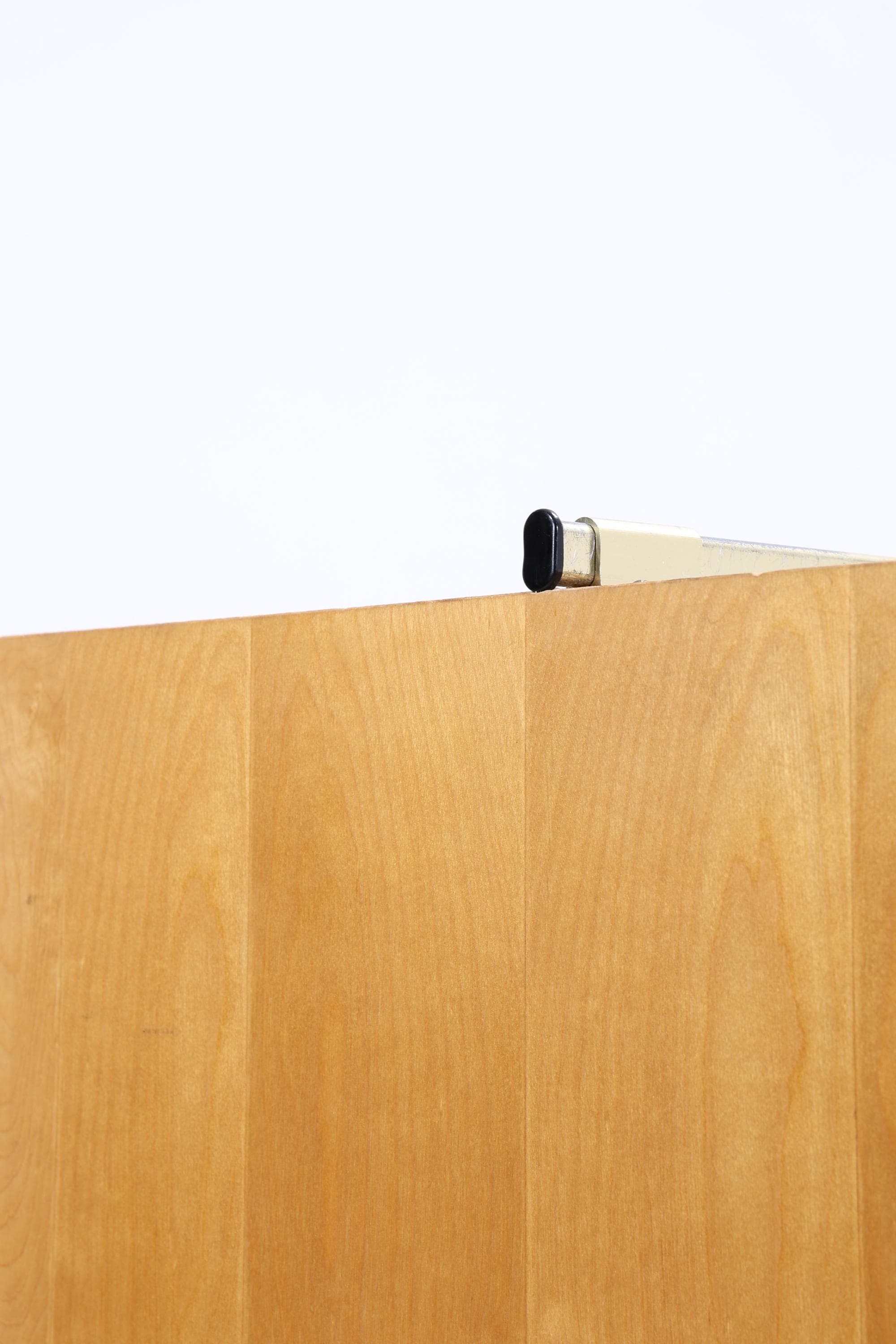 Vintage Kleiderschrank | Mid Century Wäscheschrank 2-türig | Kleiderstange & Fächer | ausziehbare Kleiderstange