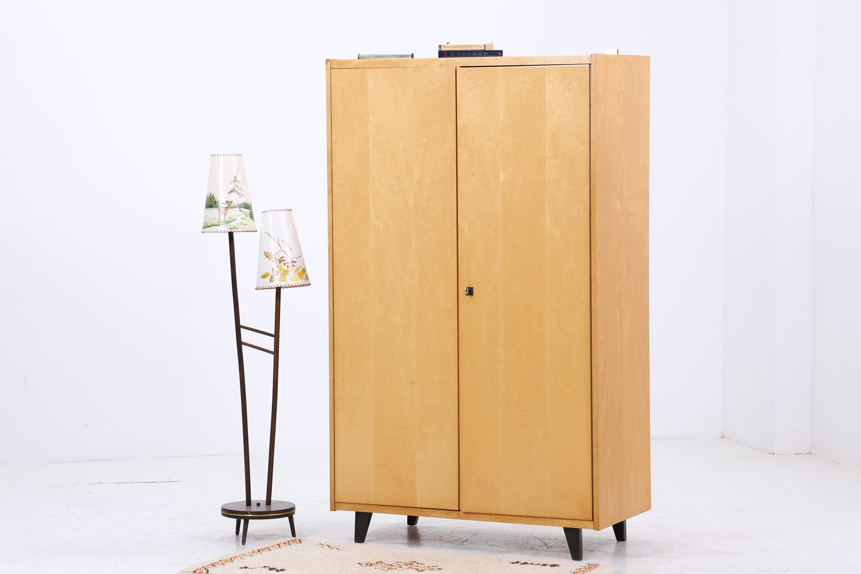 Vintage Kleiderschrank | Mid Century Wäscheschrank 2-türig | Kleiderstange & Fächer | ausziehbare Kleiderstange