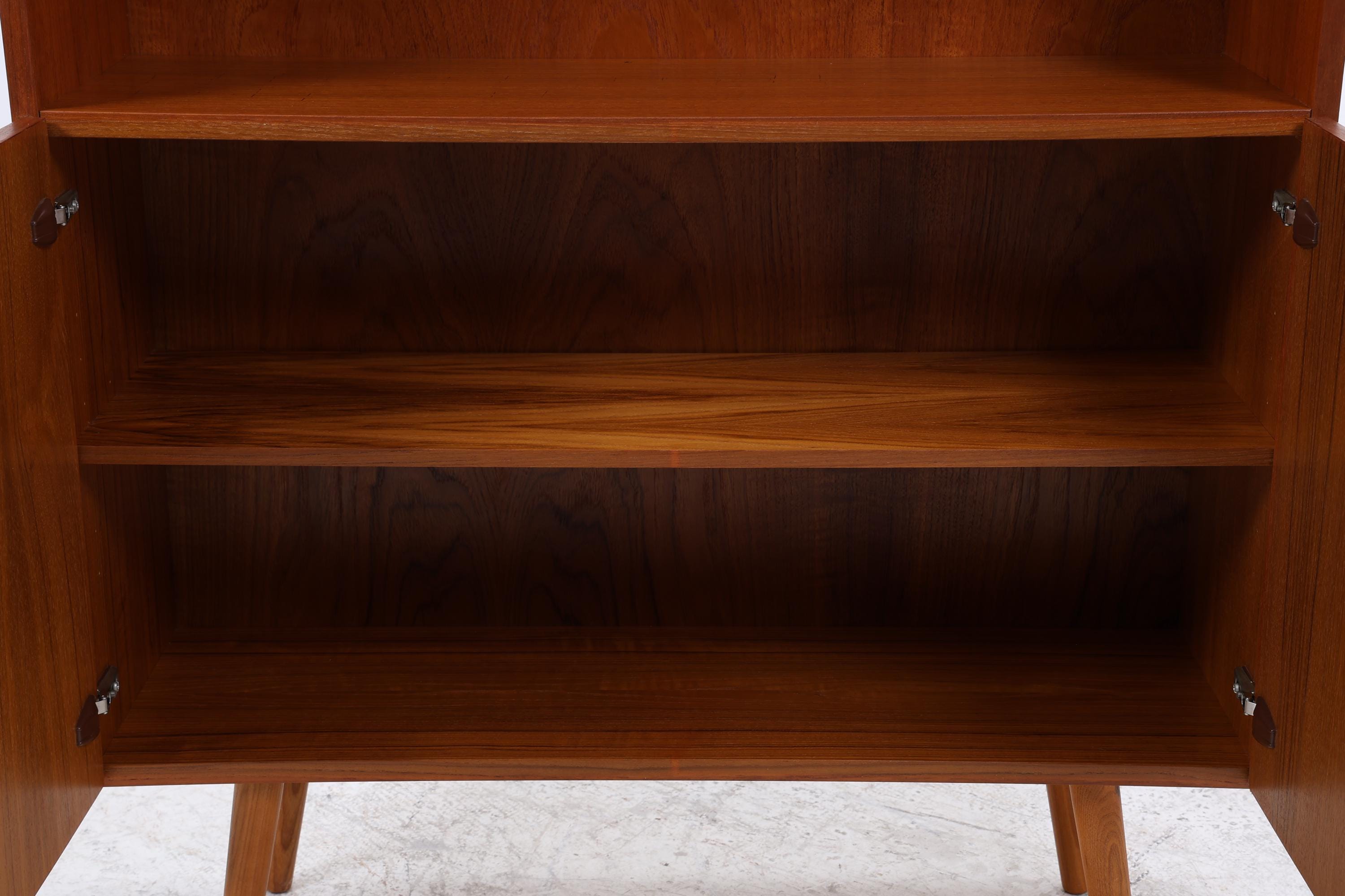 Vintage Teak Kommode | Mid-Century Schrank mit 2 Türen | Danish Design 1960er