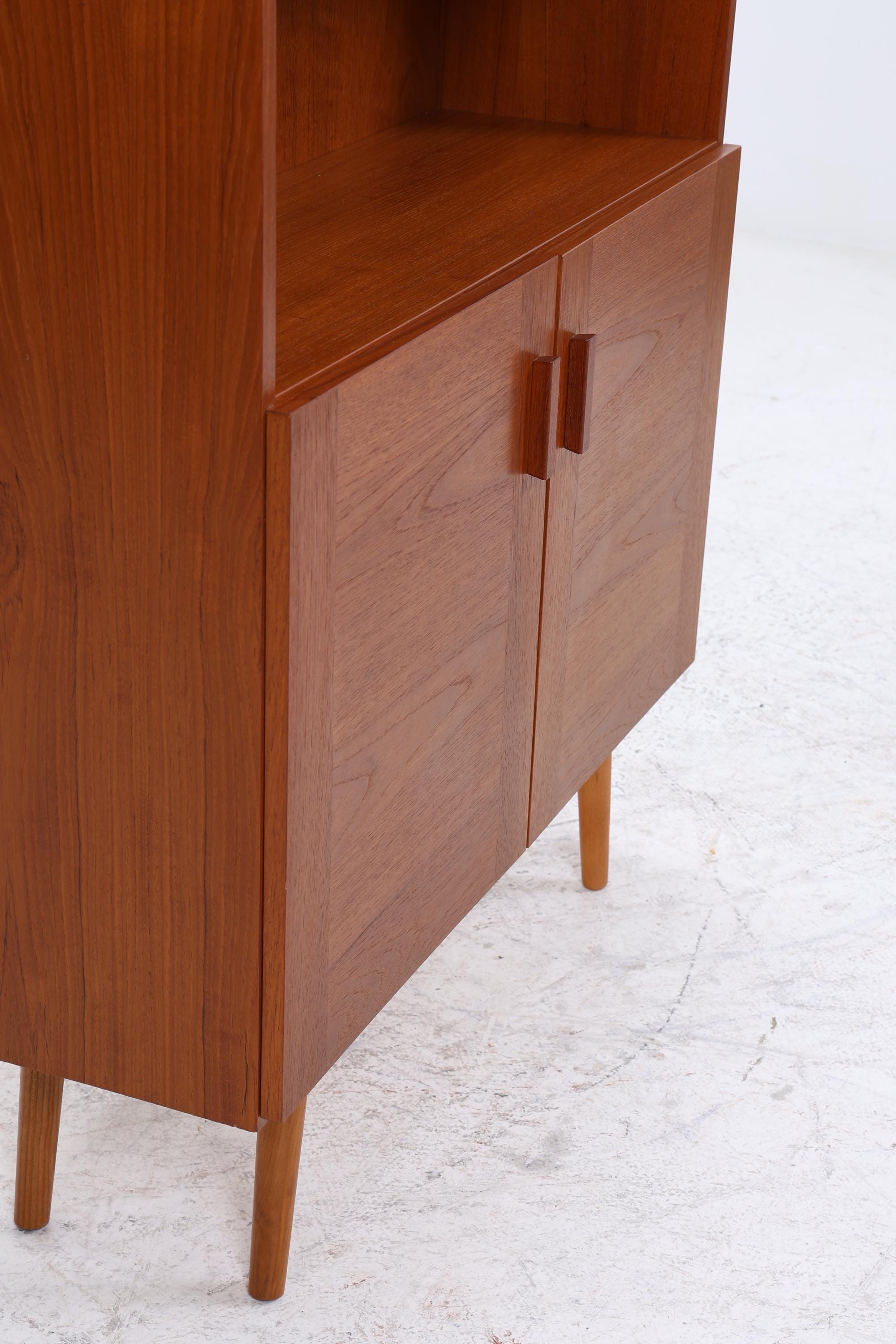 Vintage Teak Kommode | Mid-Century Schrank mit 2 Türen | Danish Design 1960er