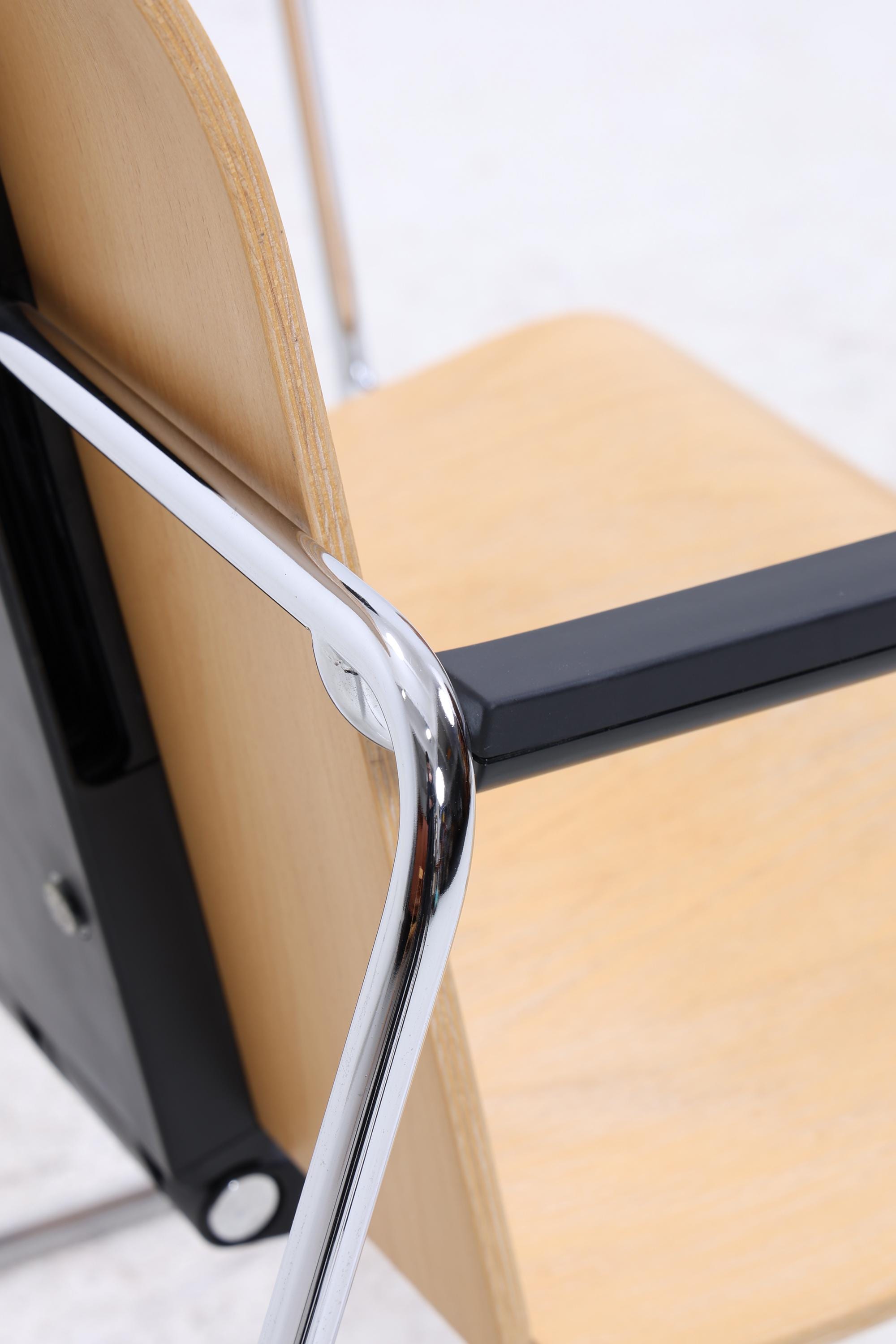 Vintage Stuhl Designklassiker | Ilian Milinov für ORT | Moderner Multifunktionsstuhl Tisch