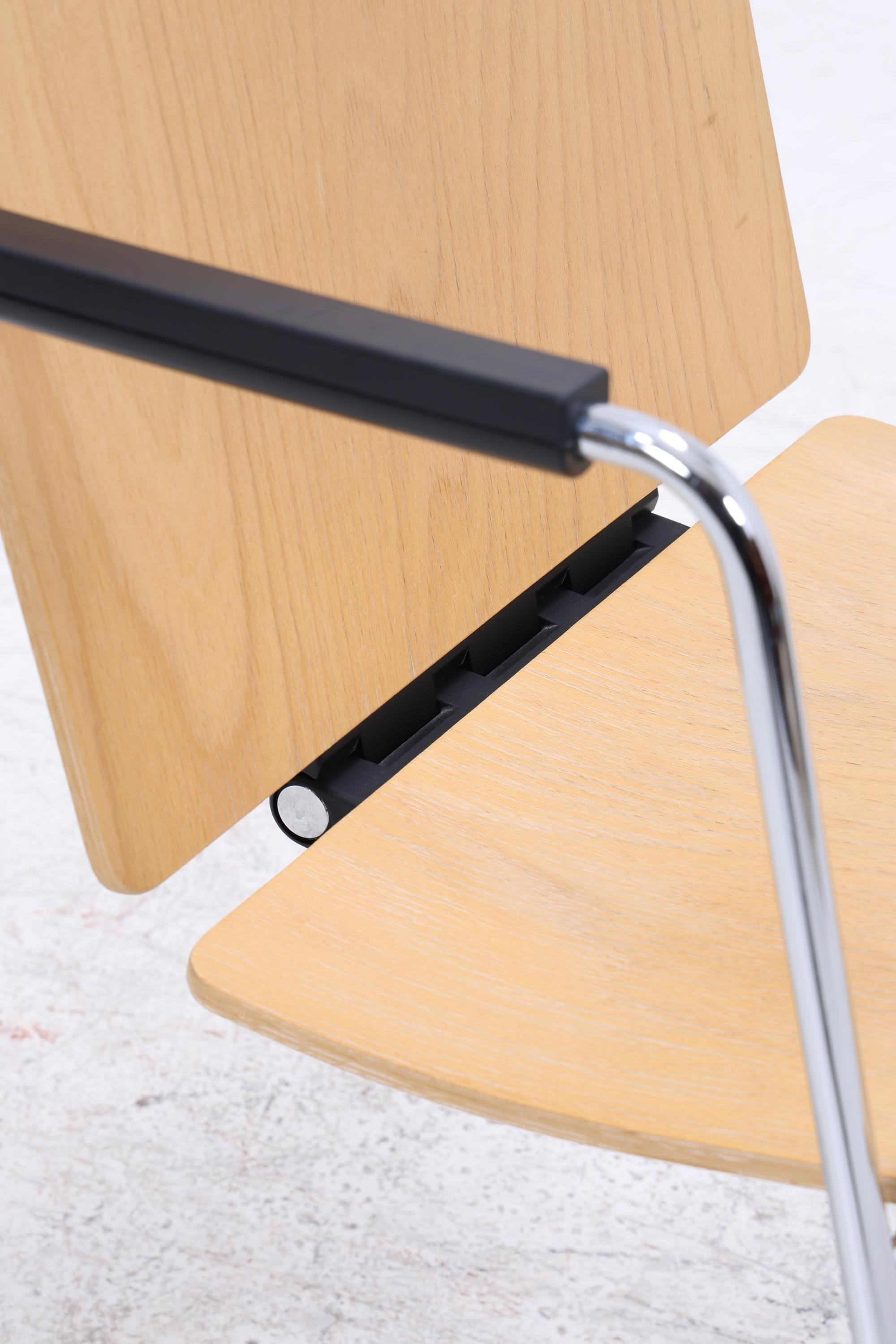 Vintage Stuhl Designklassiker | Ilian Milinov für ORT | Moderner Multifunktionsstuhl Tisch