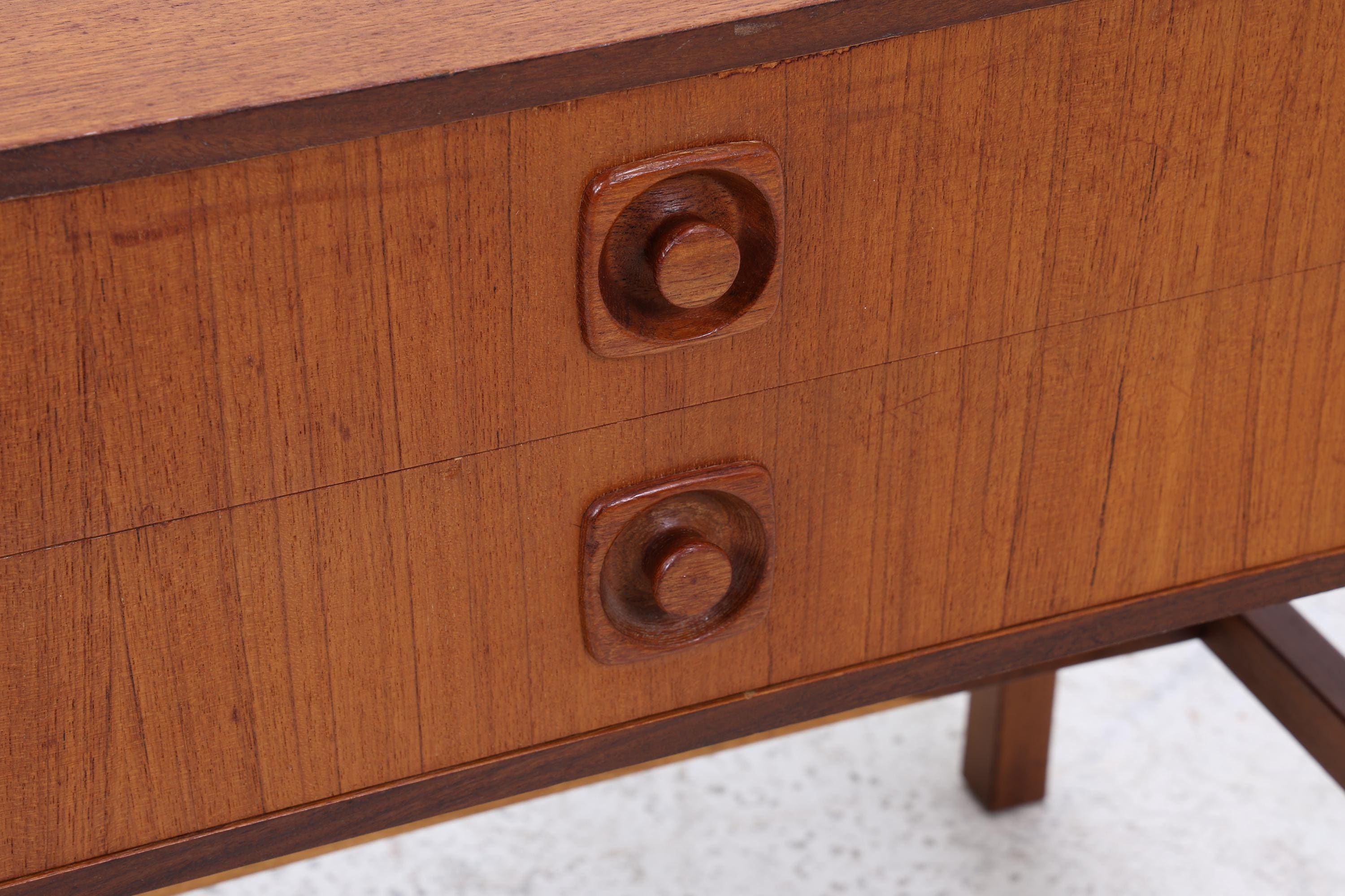 Vintage Teak Mini Kommode 60er Jahre | Danish Design Mid Century Holz Nachttisch mit Schubladen Aufbewahrung