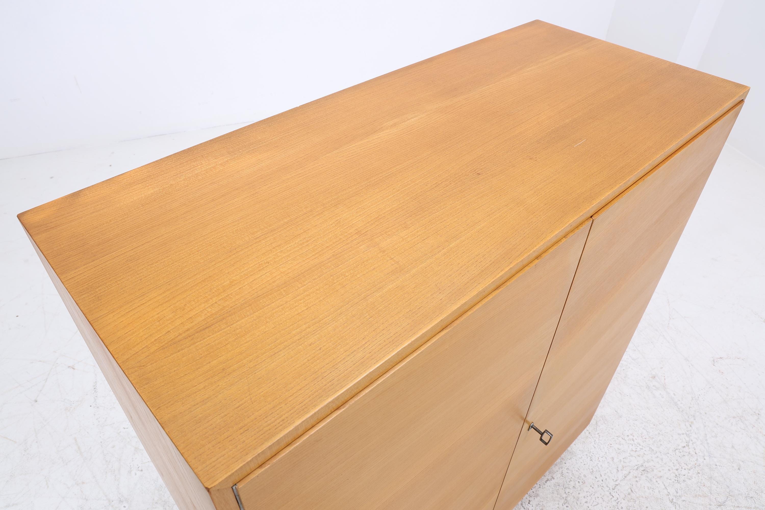 Vintage Wäscheschrank | Mid-Century Kleiderschrank 60er Jahre Design