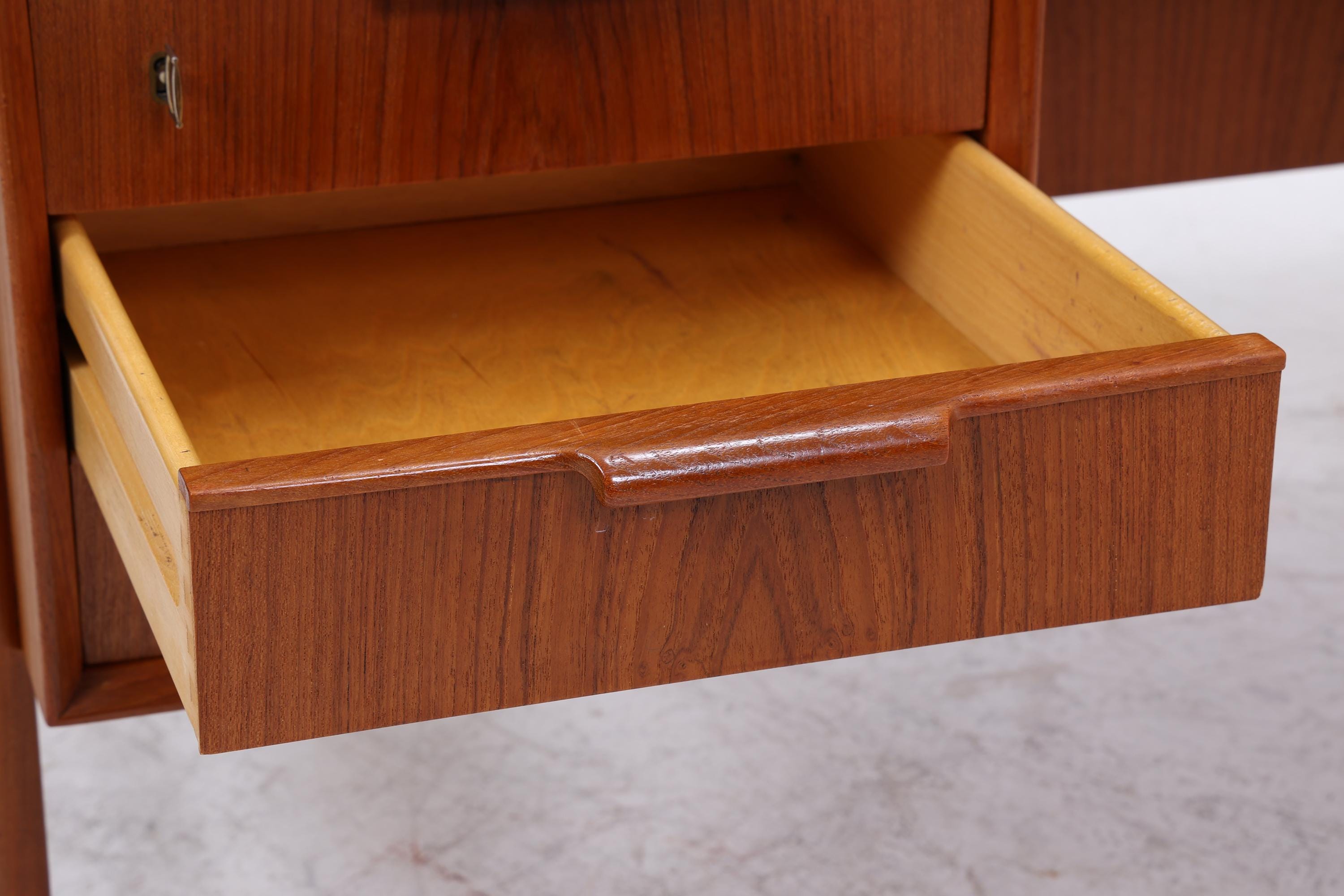 Vintage Teak Schreibtisch von Gunni Omann für Omann Jun "Modell 75" | Mid-Century freistehender Büro Tisch Danish Design