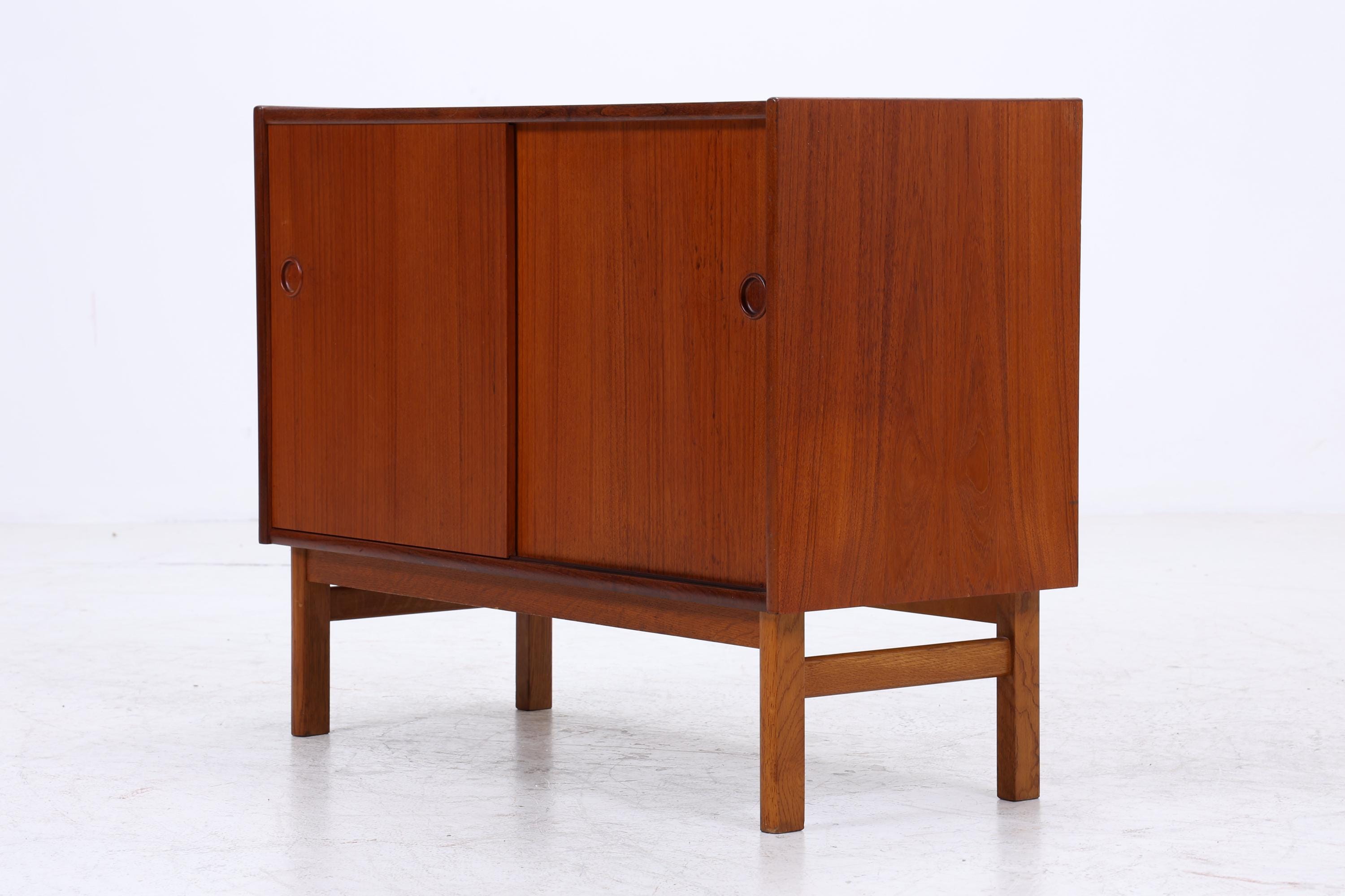 Vintage Teak Kommode mit Schiebetüren | Mid-Century Schrank Danish Modern
