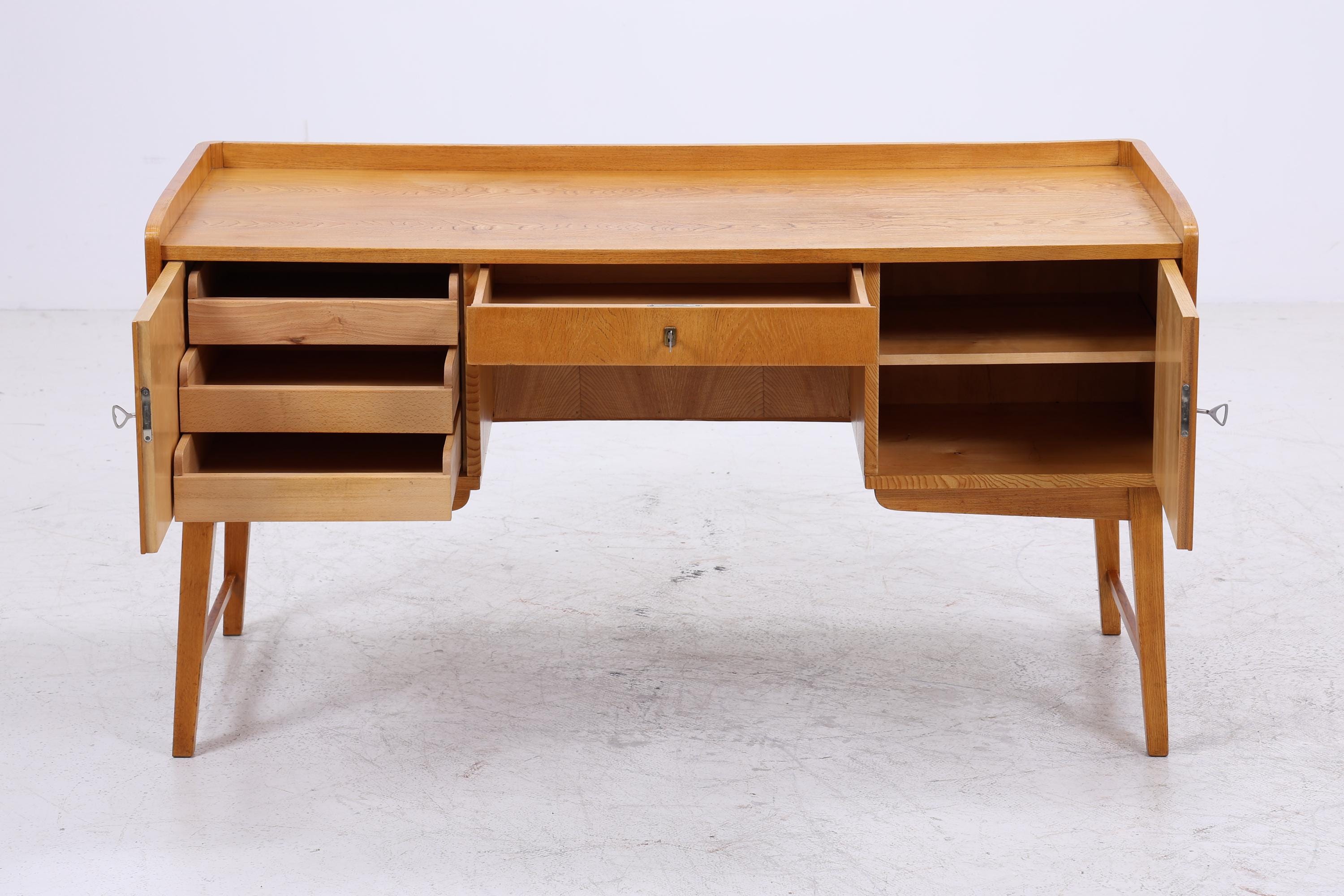 Vintage Schreibtisch aus Esche | Mid-Century Bürotisch 60er Jahre Design