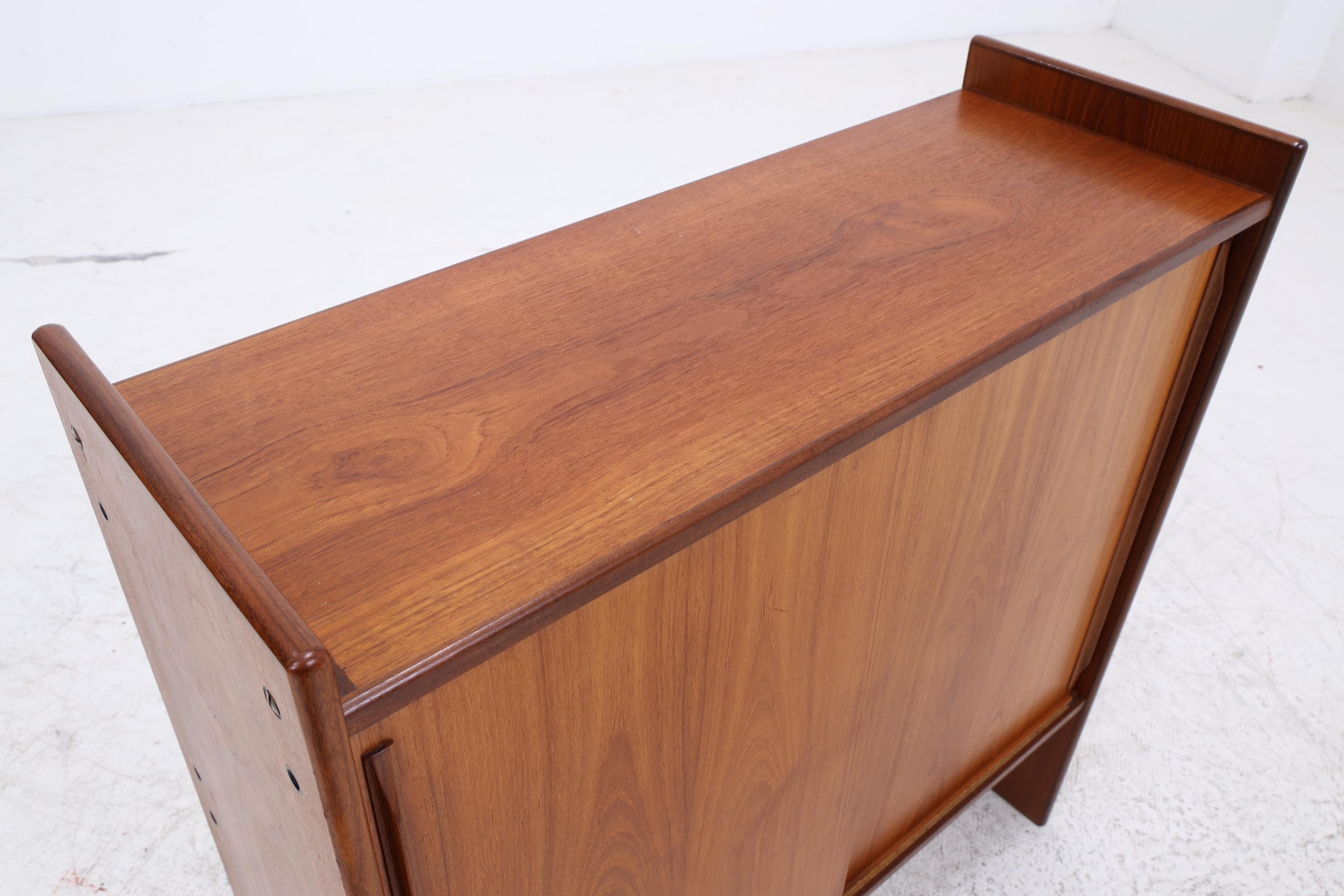 Vintage Teak Kommode mit Schiebetüren | Mid-Century Schrank Danish Modern