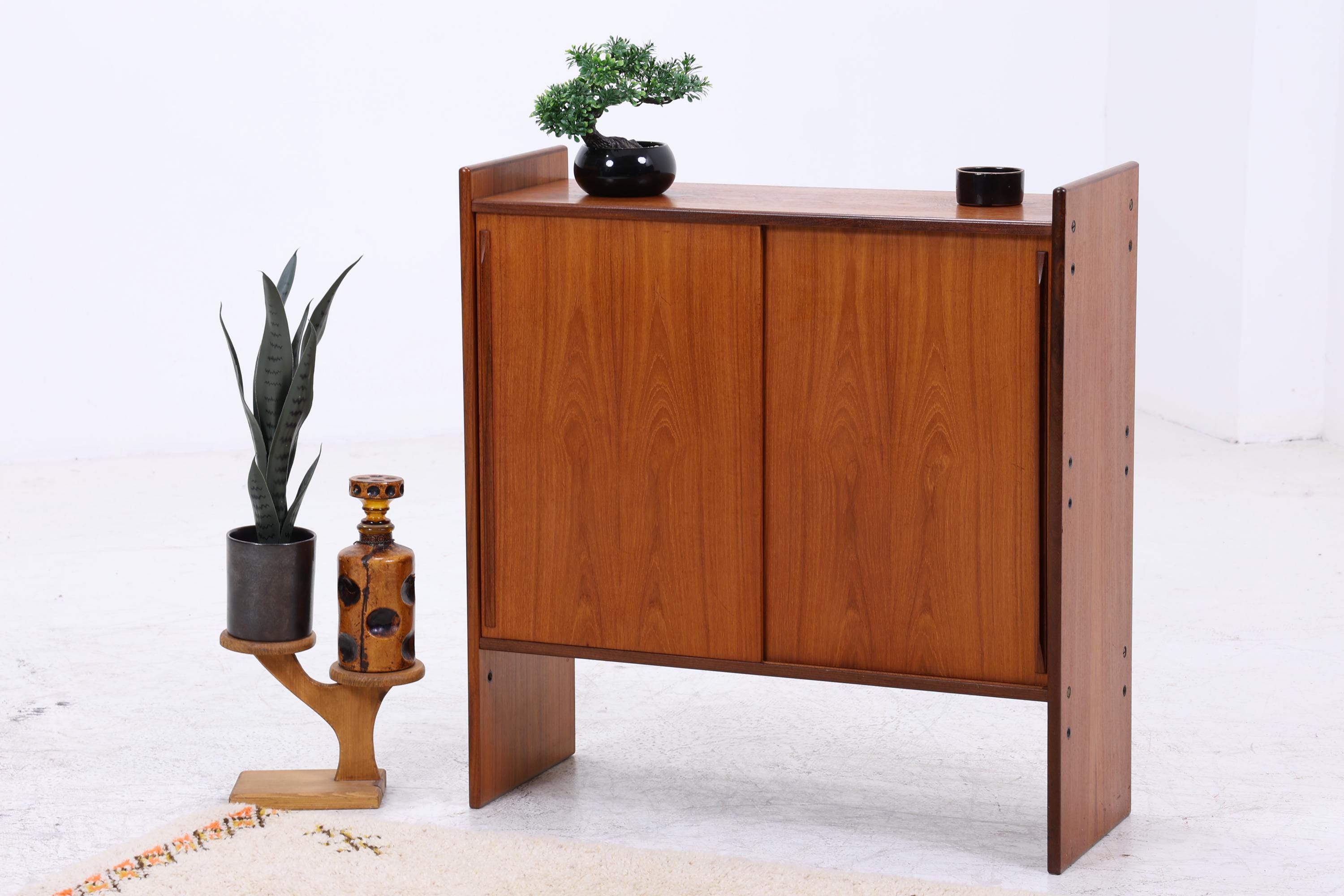 Vintage Teak Kommode mit Schiebetüren | Mid-Century Schrank Danish Modern