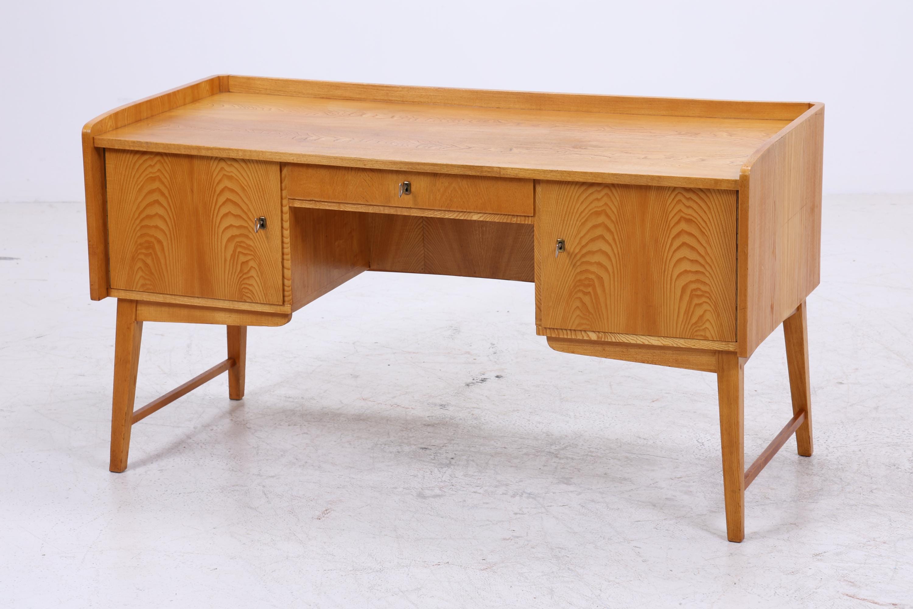 Vintage Schreibtisch aus Esche | Mid-Century Bürotisch 60er Jahre Design