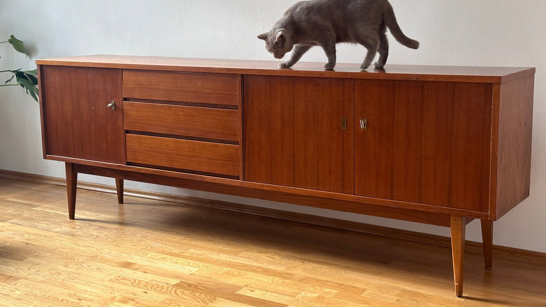 Mid Century Teak Sideboard aus den 60er Vintage n – Beispielbild für die Kategorie Sideboards & Lowboards