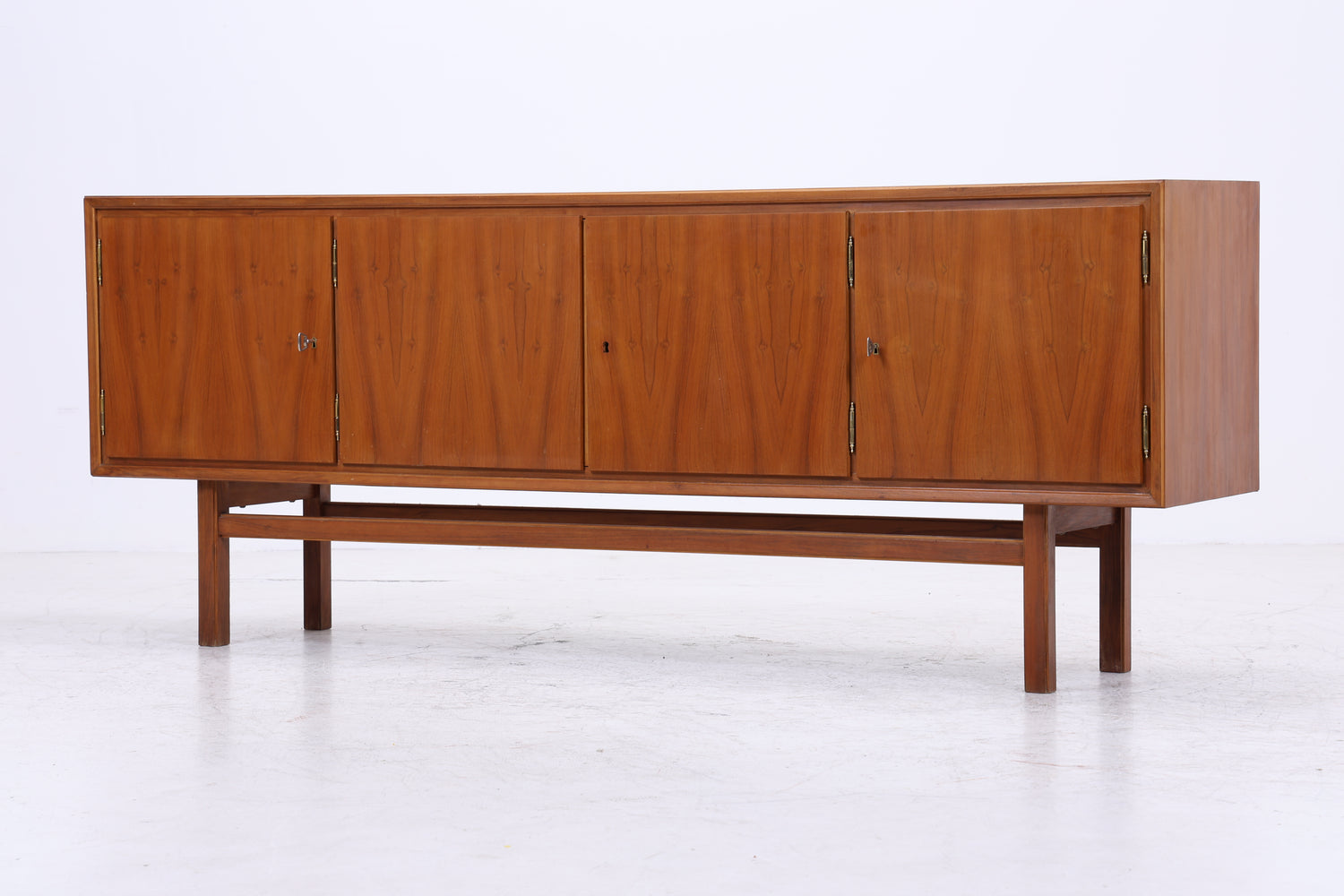 Vintage 60er Sideboard Nussbaum mit Barfach | Mid Century Highboard Anrichte