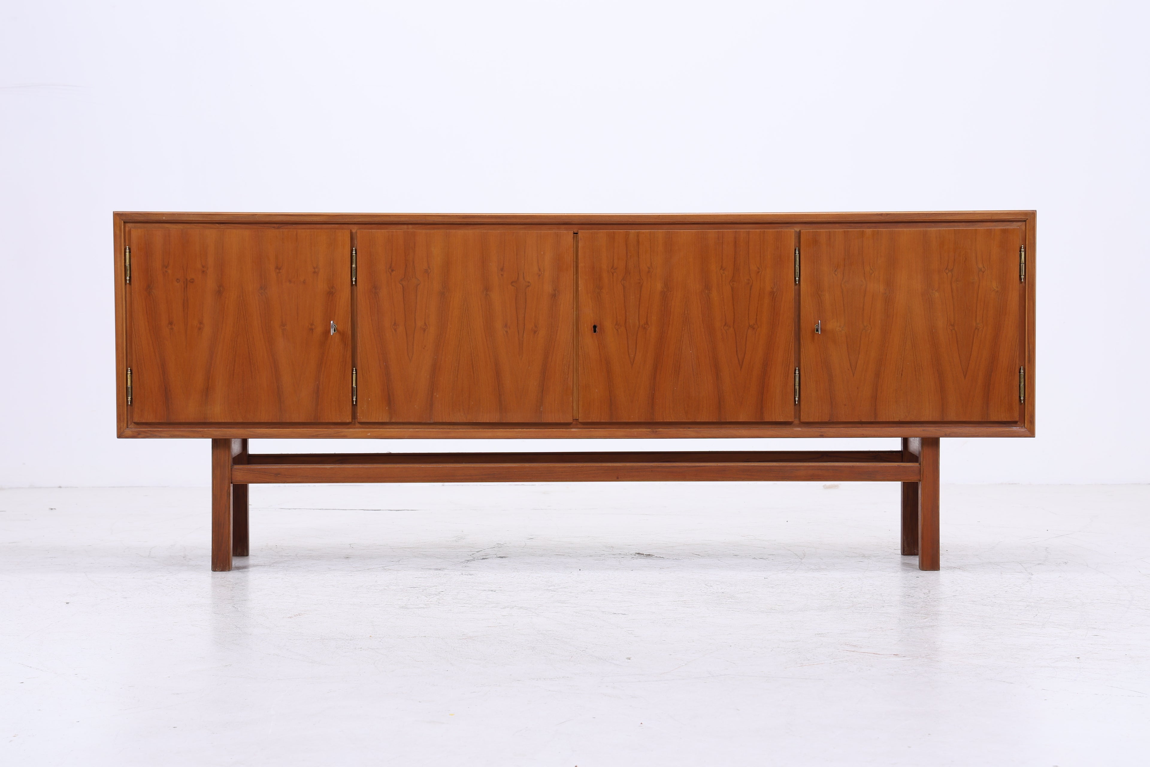 Vintage 60er Sideboard Nussbaum mit Barfach | Mid Century Highboard Anrichte