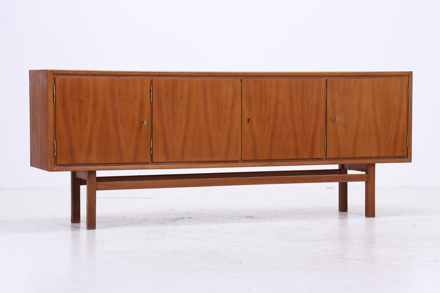 Vintage 60er Sideboard Nussbaum mit Barfach | Mid Century Highboard Anrichte