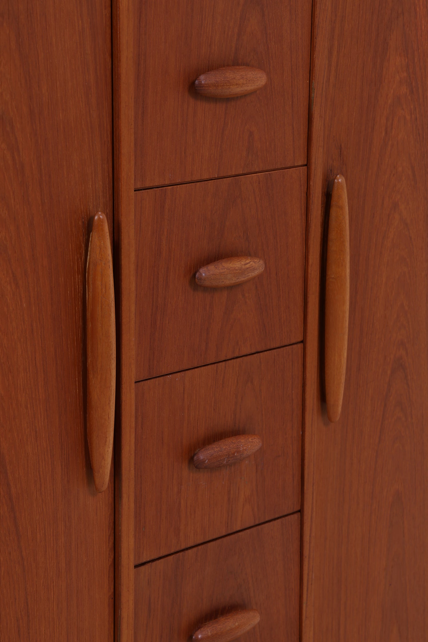 Dyrlund Herrenschrank Teak | Danish Design Cabinet | Vintage Lamellentüren Schrank | Seltene Ausführung