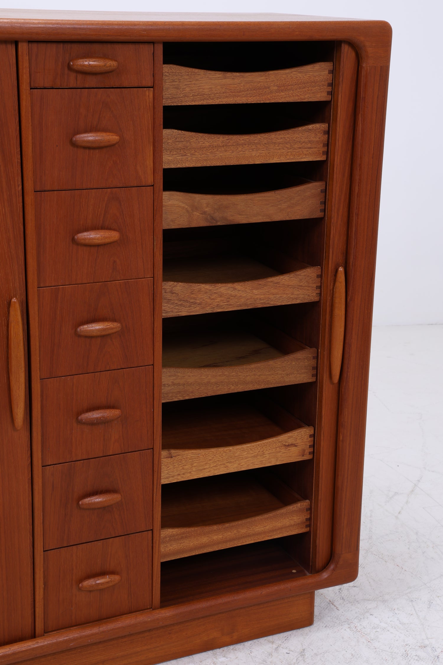 Dyrlund Herrenschrank Teak | Danish Design Cabinet | Vintage Lamellentüren Schrank | Seltene Ausführung