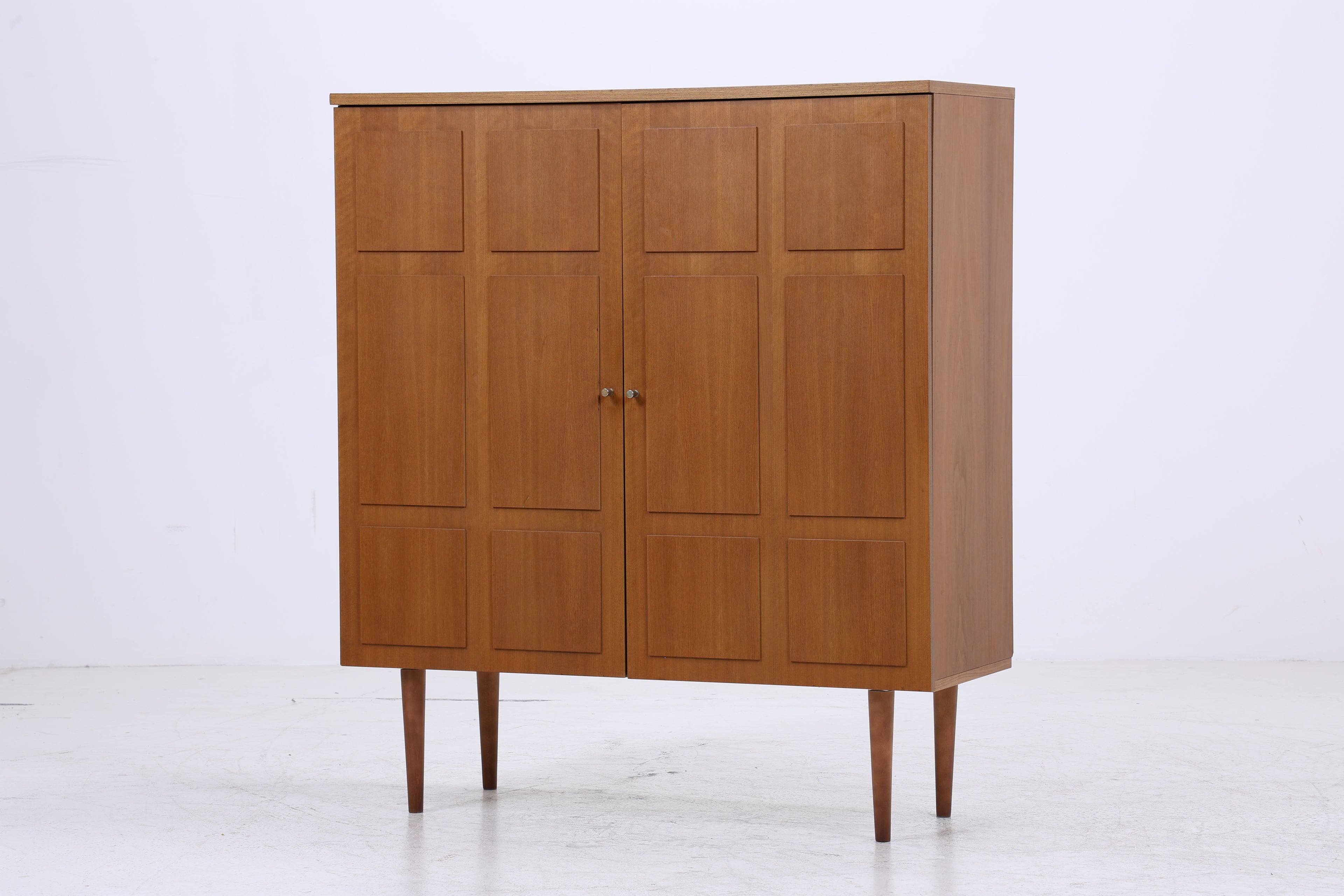 Vintage Wäscheschrank | Mid Century Schrank | 60er Jahre