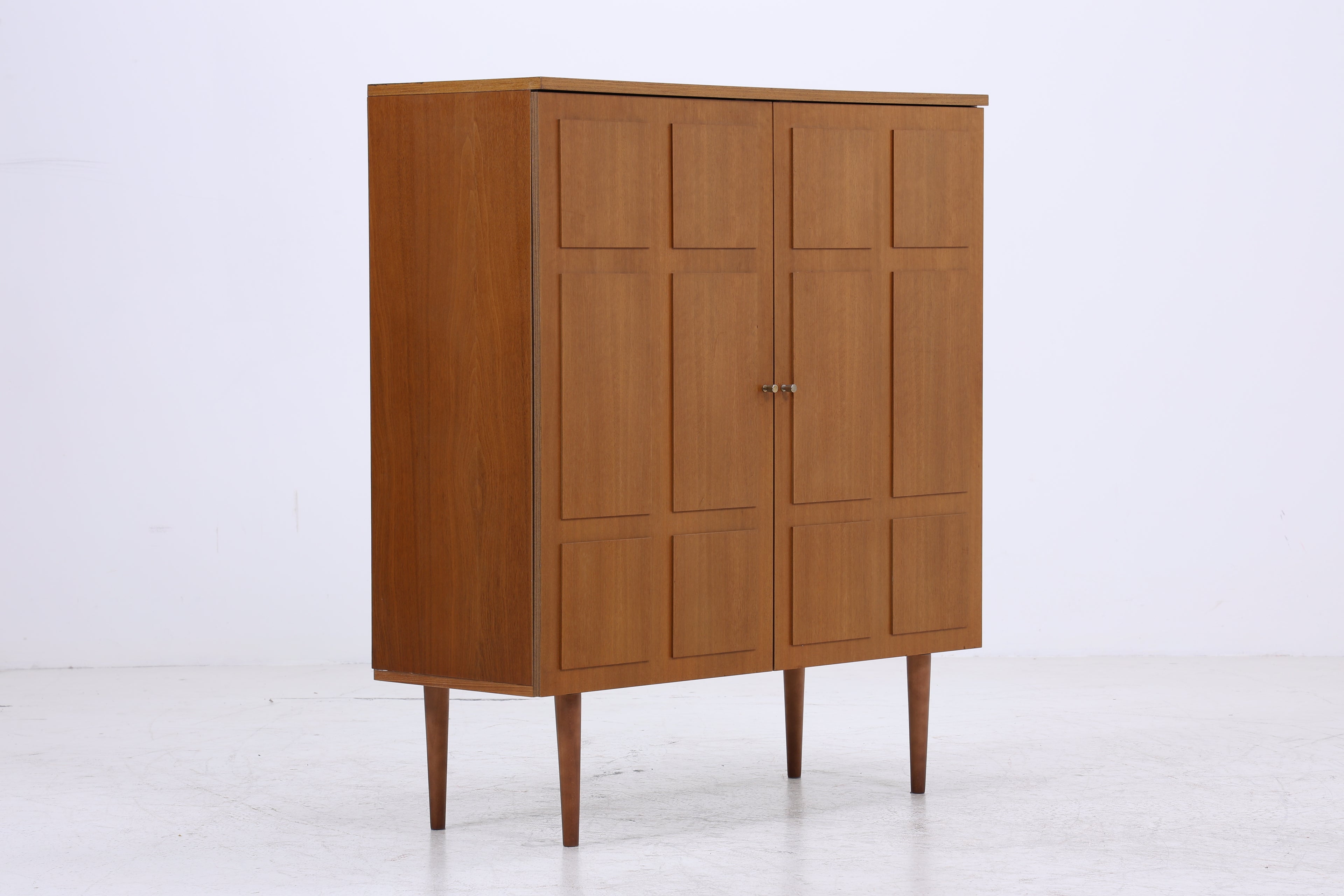 Vintage Wäscheschrank | Mid Century Schrank | 60er Jahre