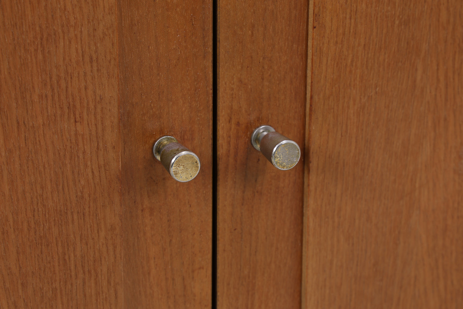 Vintage Wäscheschrank | Mid Century Schrank | 60er Jahre