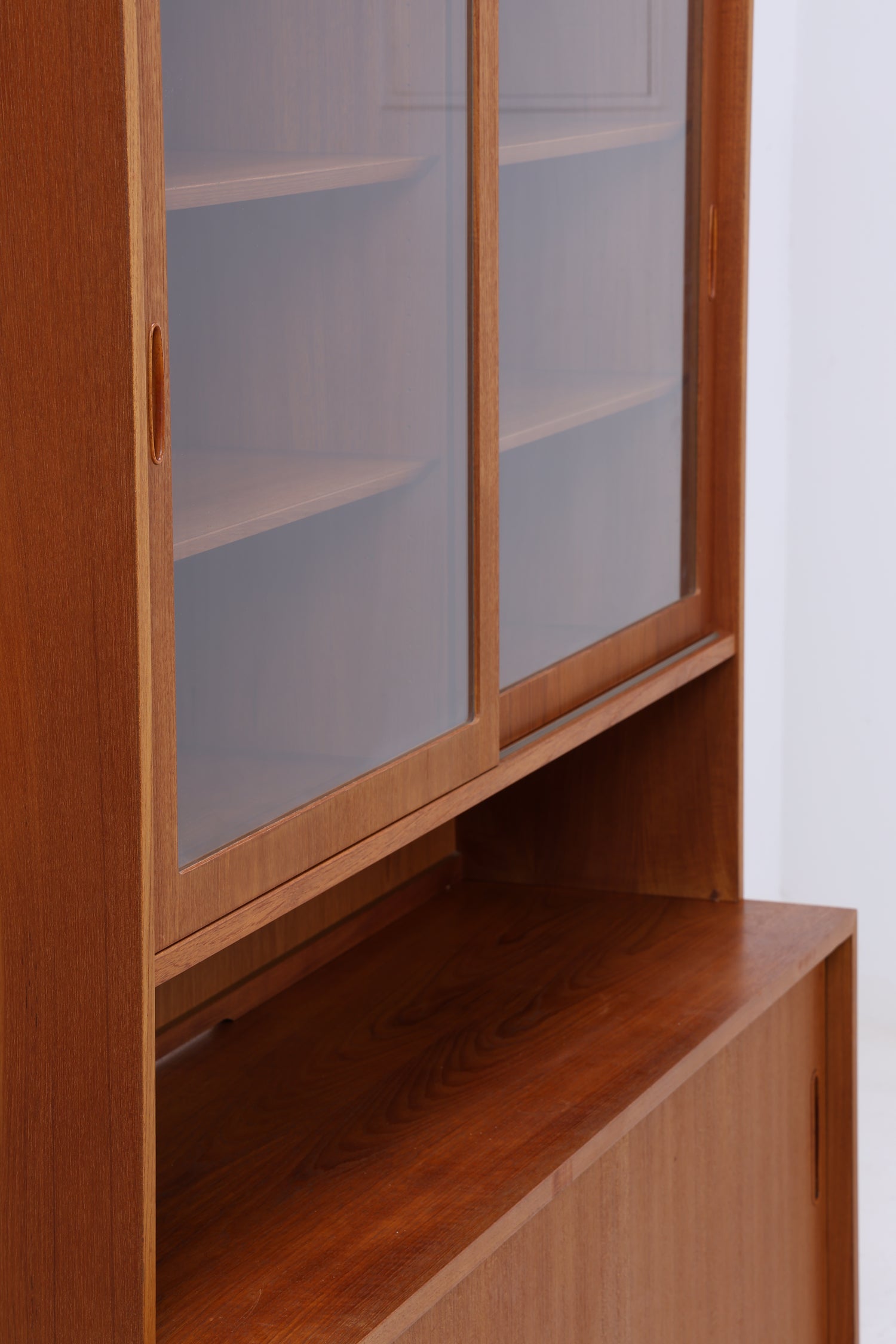 Vintage Teak Schrank von Poul Hundevad | Danish Design | Mid Century Vitrine