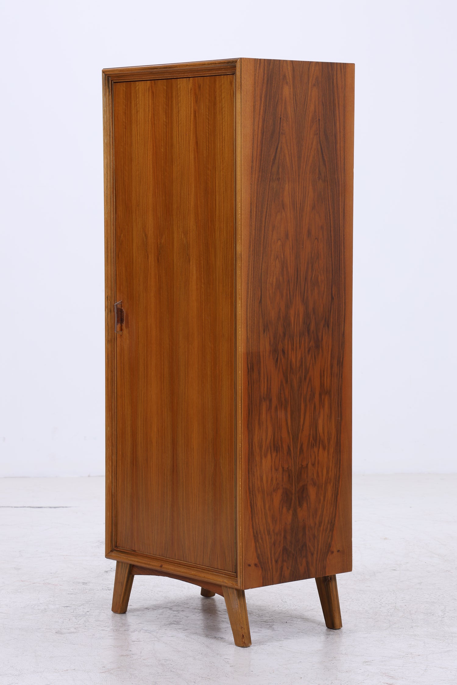 Vintage Wäscheschrank | Mid Century Schrank | 50er 60er Jahre