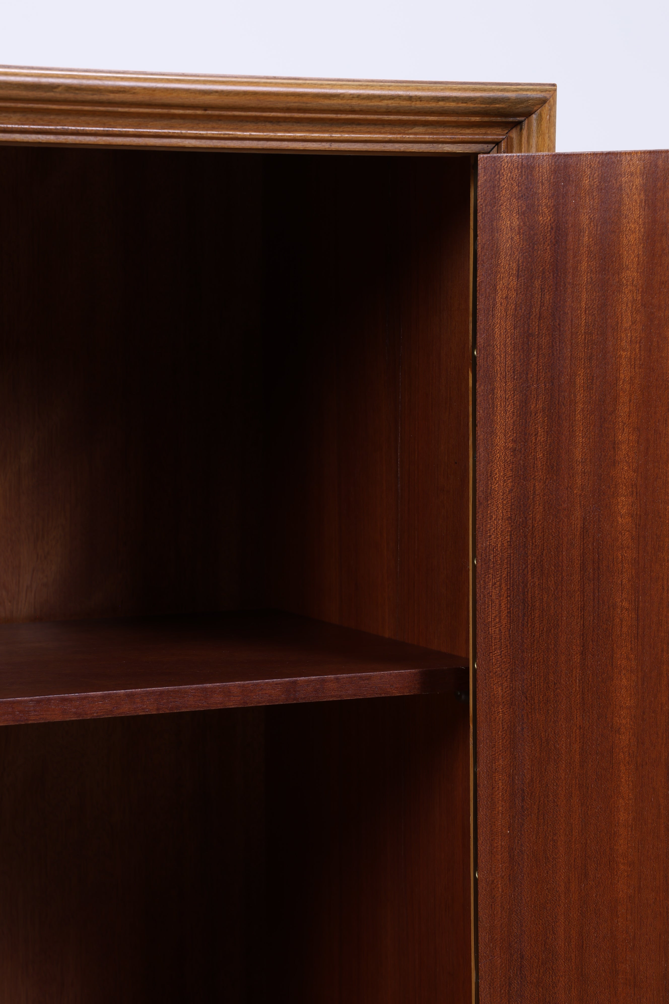 Vintage Wäscheschrank | Mid Century Schrank | 50er 60er Jahre